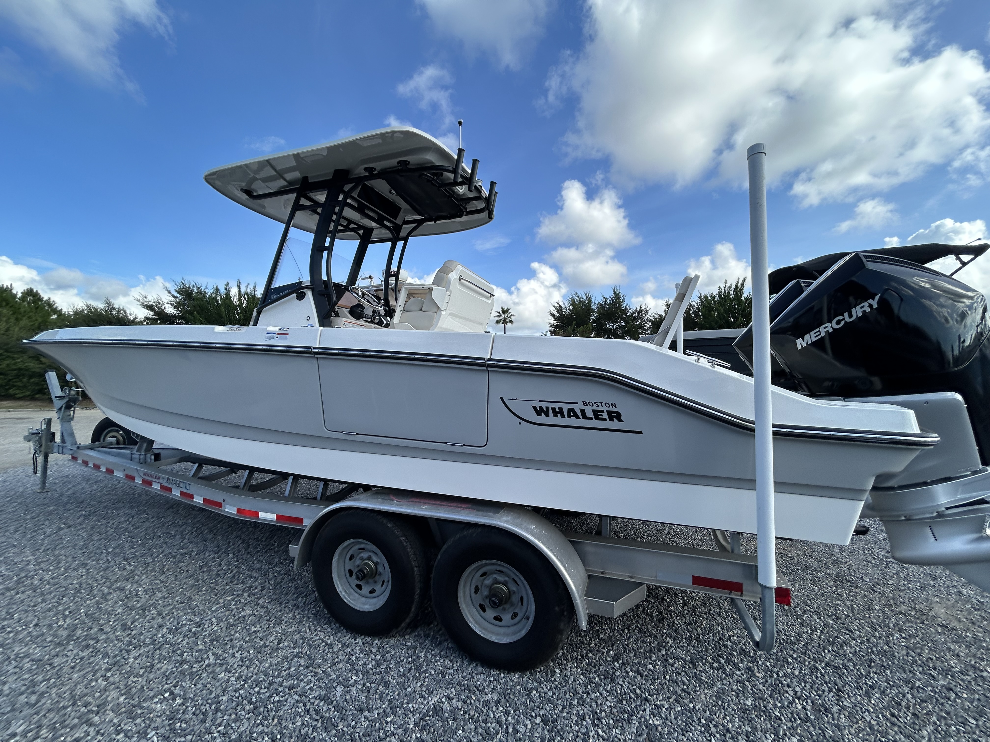 2023 Boston Whaler 28 DAUNTLESS Image Thumbnail #3