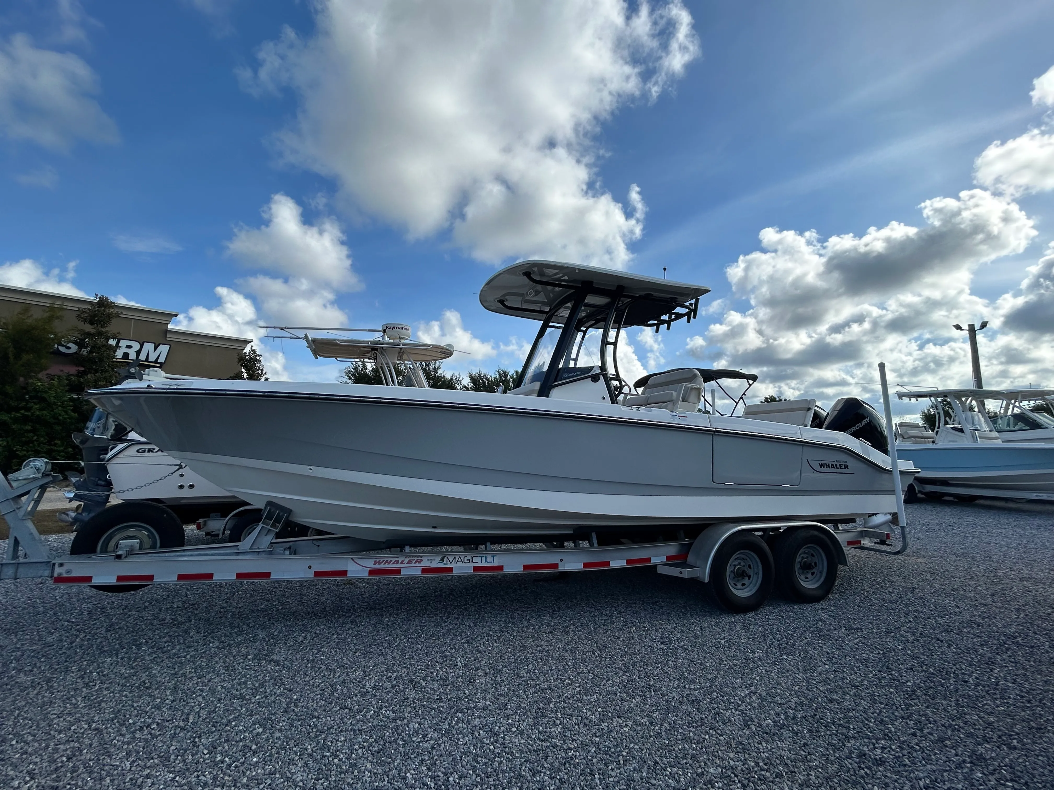 2023 Boston Whaler 28 DAUNTLESS Image Thumbnail #1