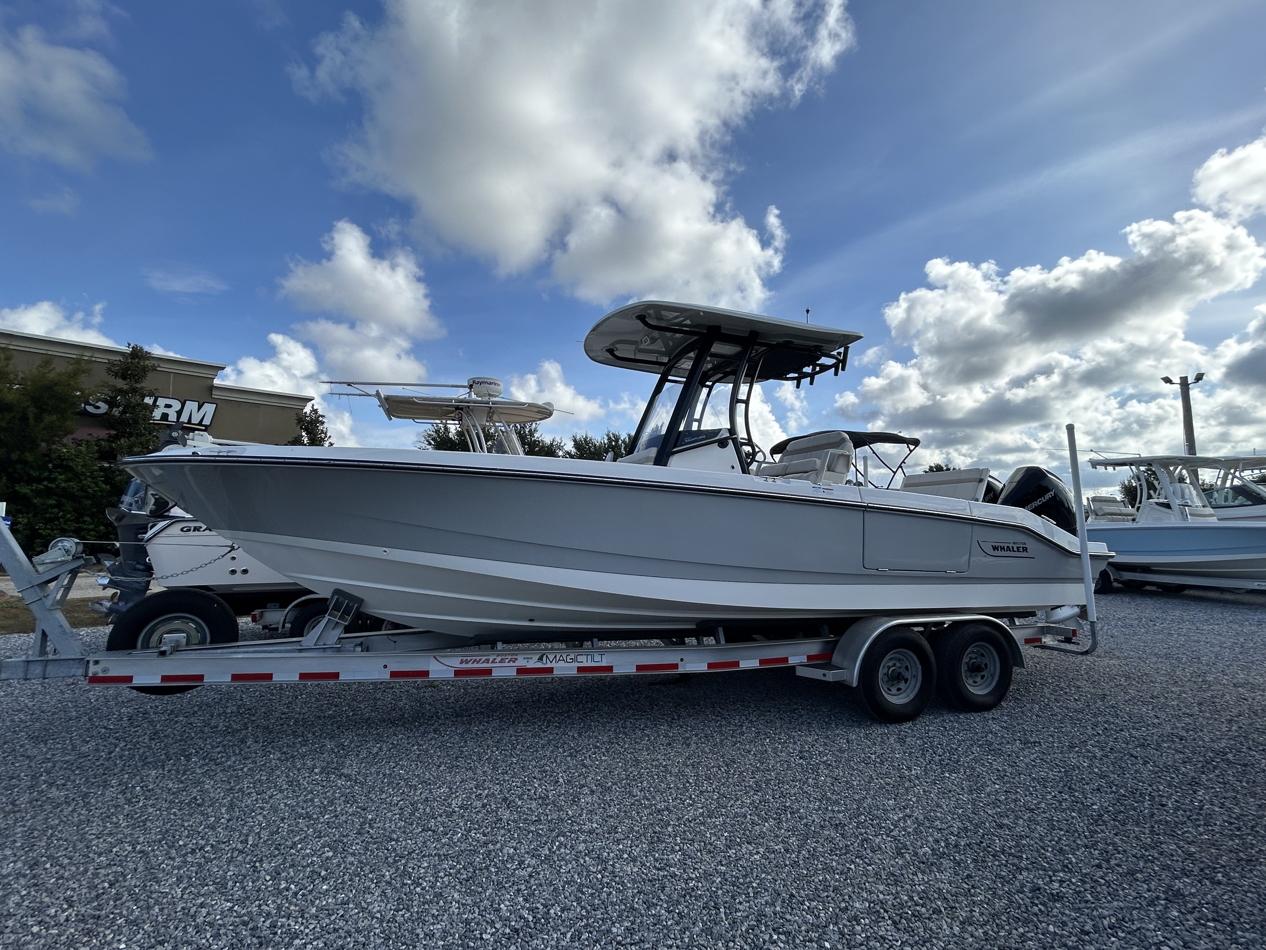 2023 Boston Whaler 28 DAUNTLESS Image Thumbnail #0