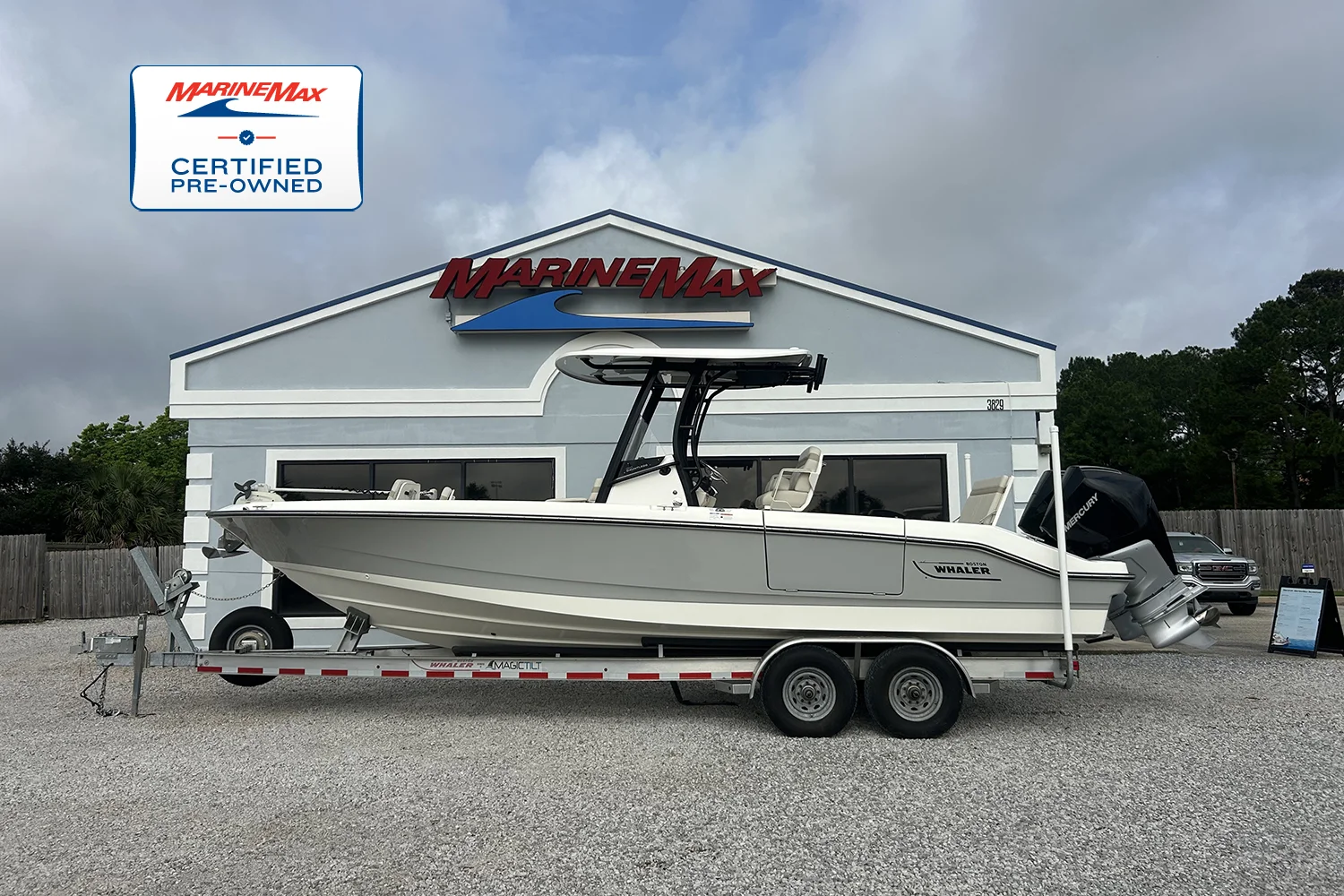 2023 Boston Whaler 28 DAUNTLESS Image Thumbnail #0