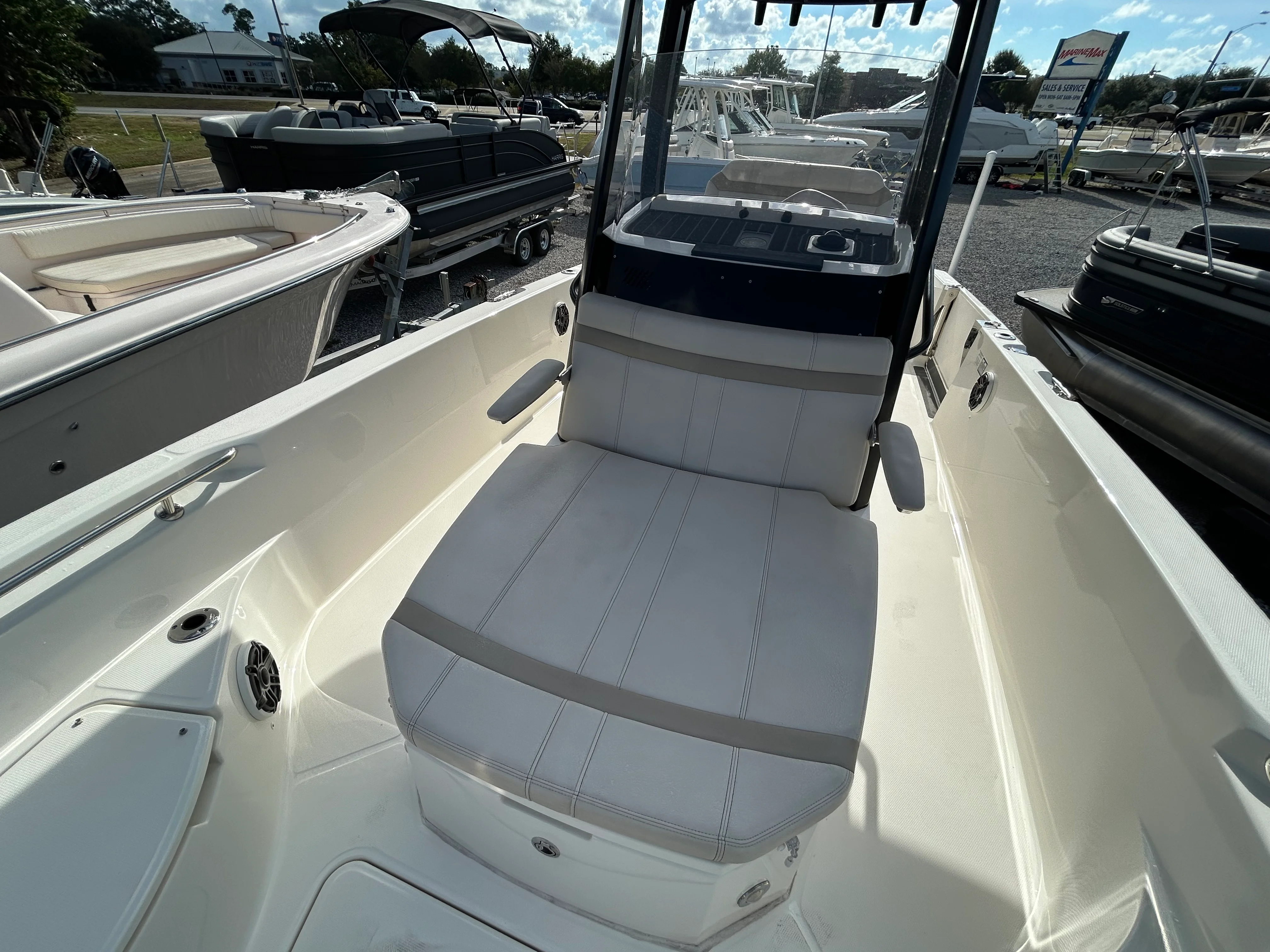 2023 Boston Whaler 28 DAUNTLESS Image Thumbnail #13