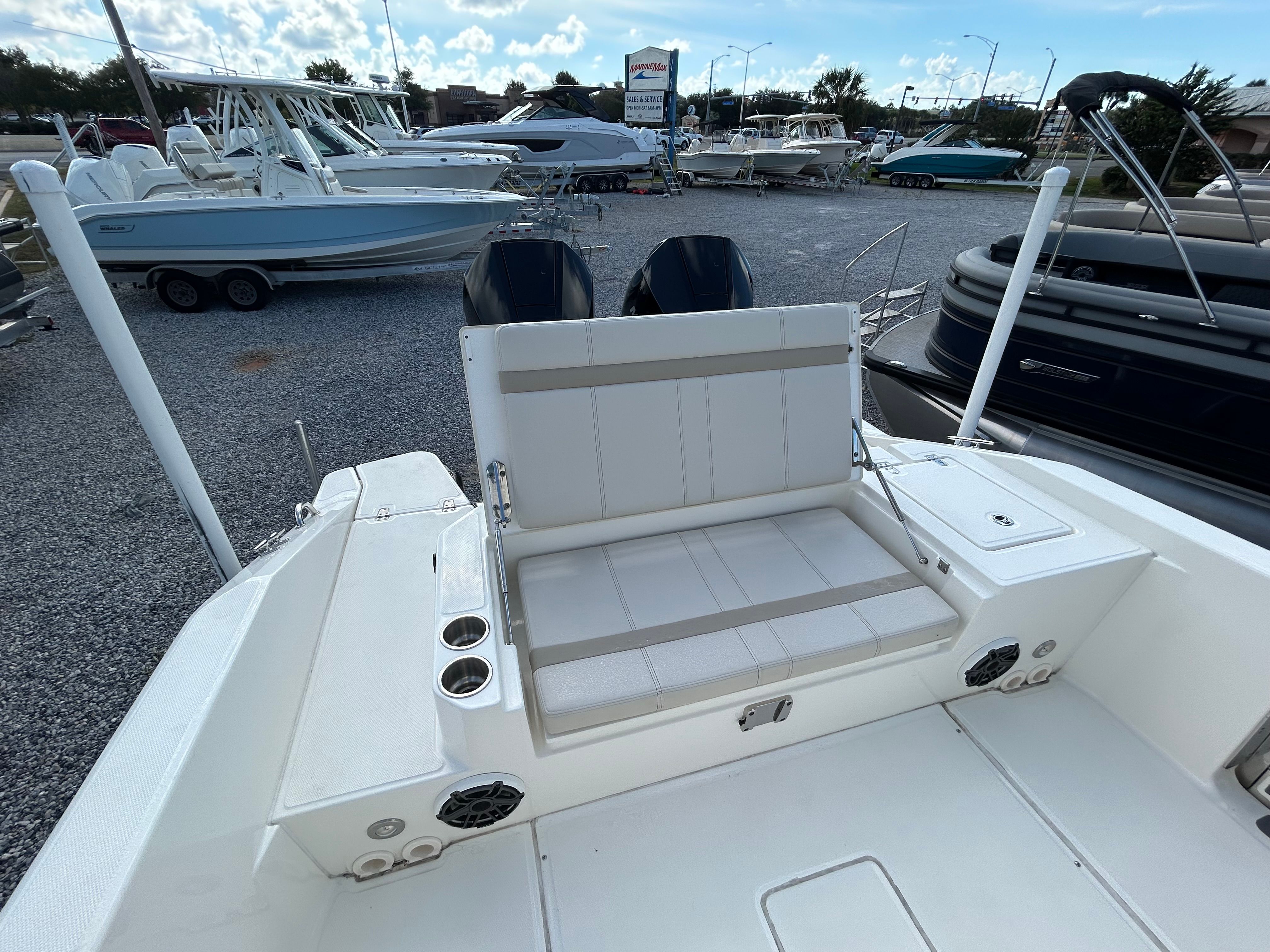 2023 Boston Whaler 28 DAUNTLESS Image Thumbnail #5