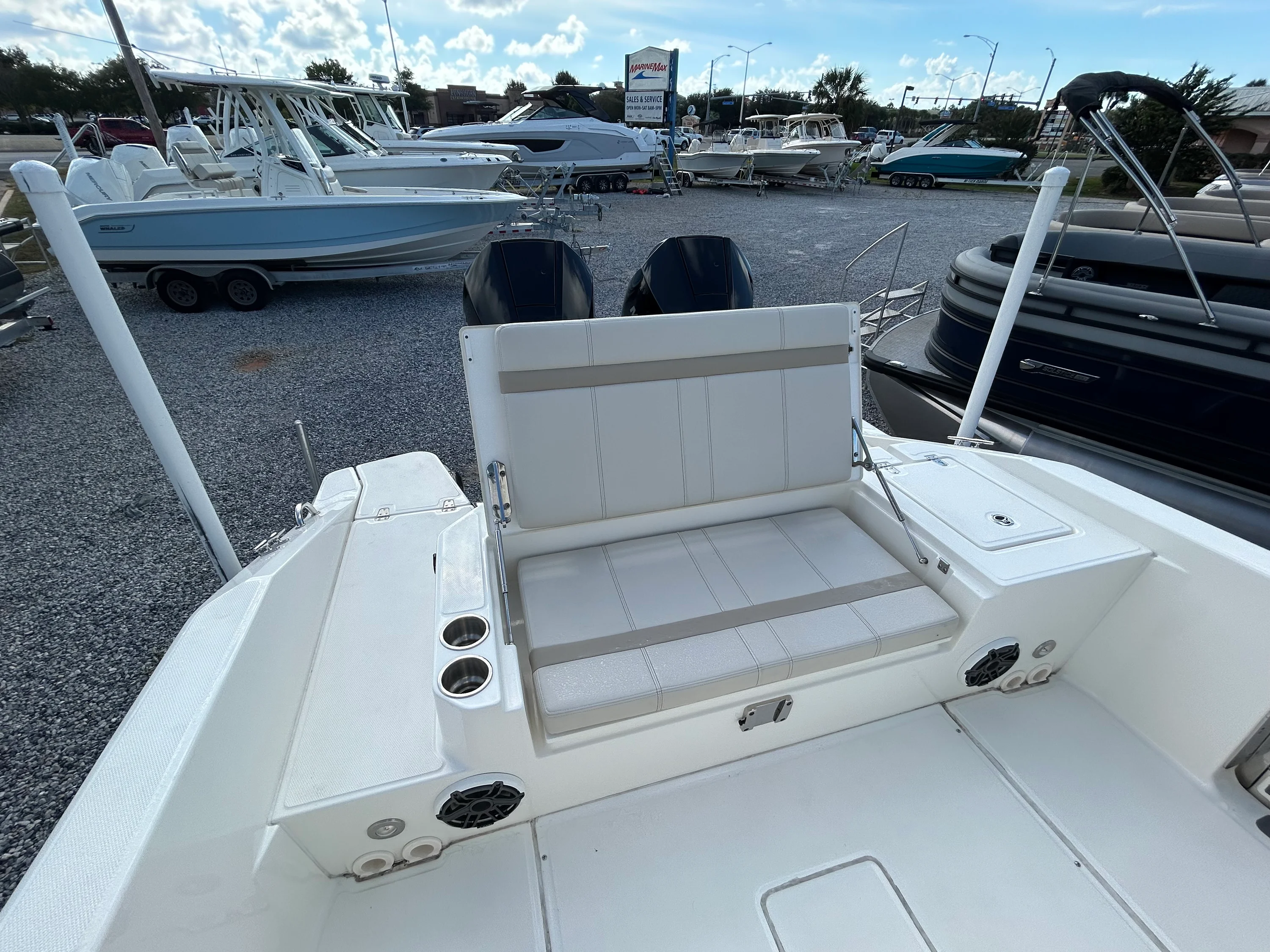 2023 Boston Whaler 28 DAUNTLESS Image Thumbnail #5