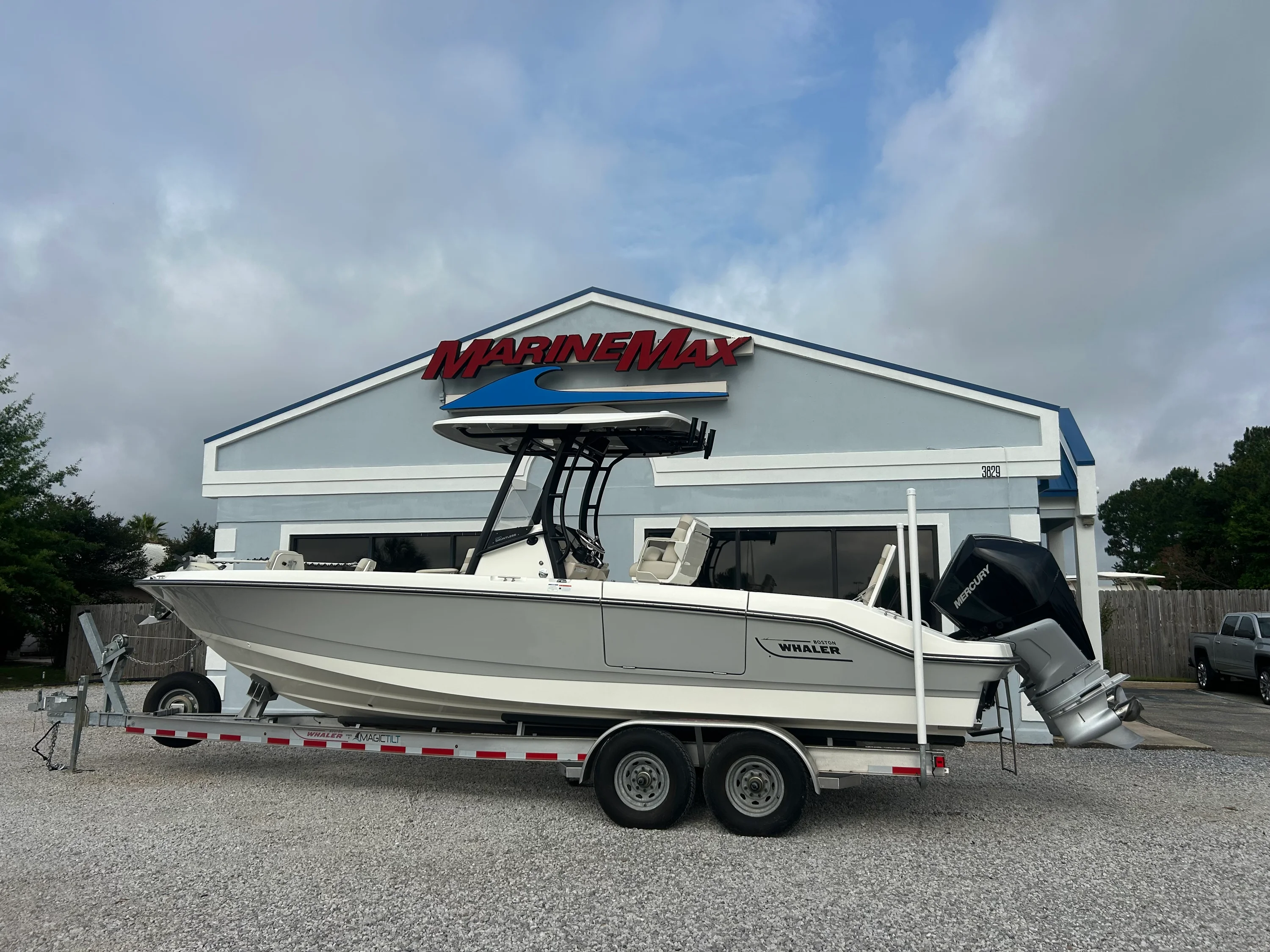 2023 Boston Whaler 28 DAUNTLESS Image Thumbnail #3
