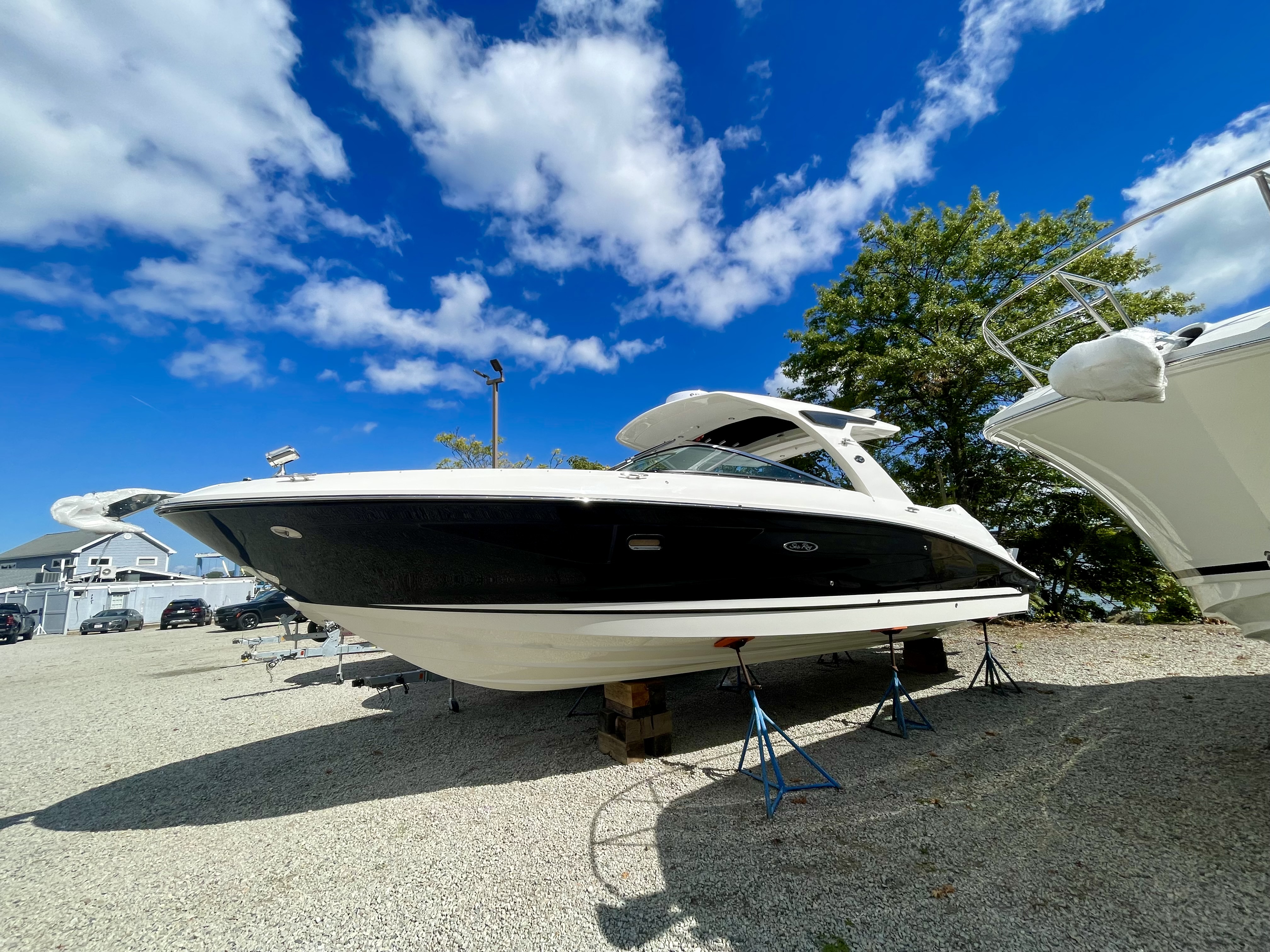 2026 Sea Ray SLX 350 Outboard Image Thumbnail #0