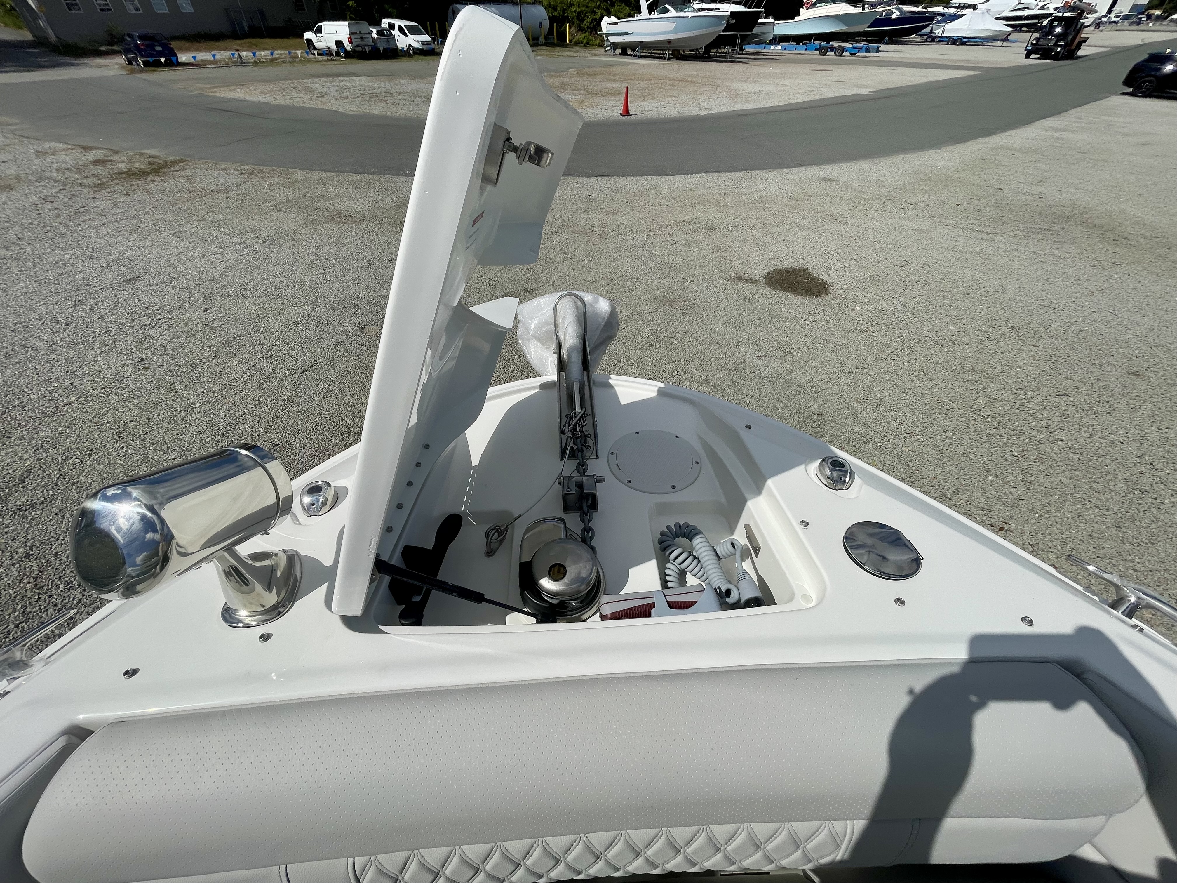 2026 Sea Ray SLX 350 Outboard Image Thumbnail #22