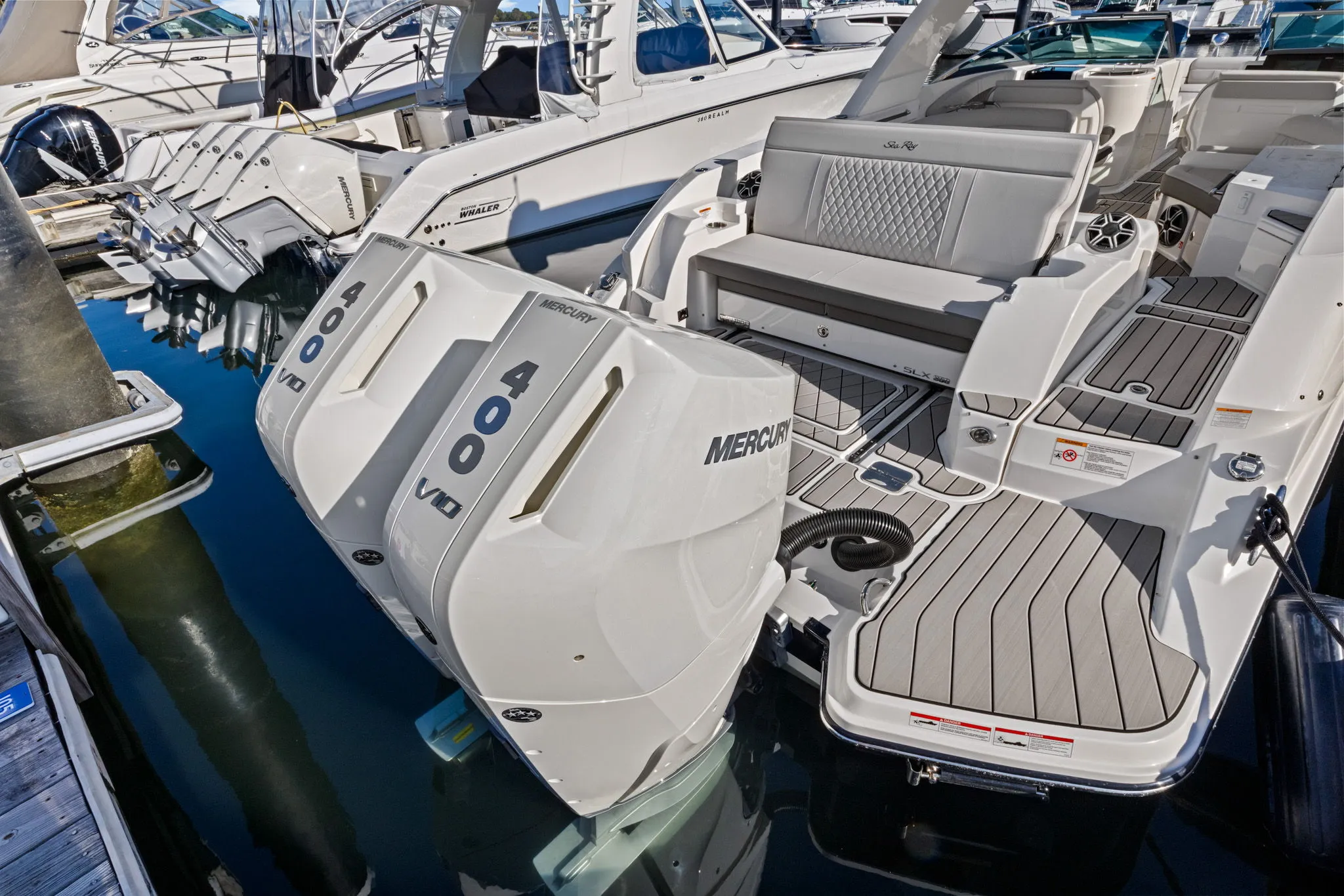 2026 Sea Ray SLX 350 Outboard Image Thumbnail #7