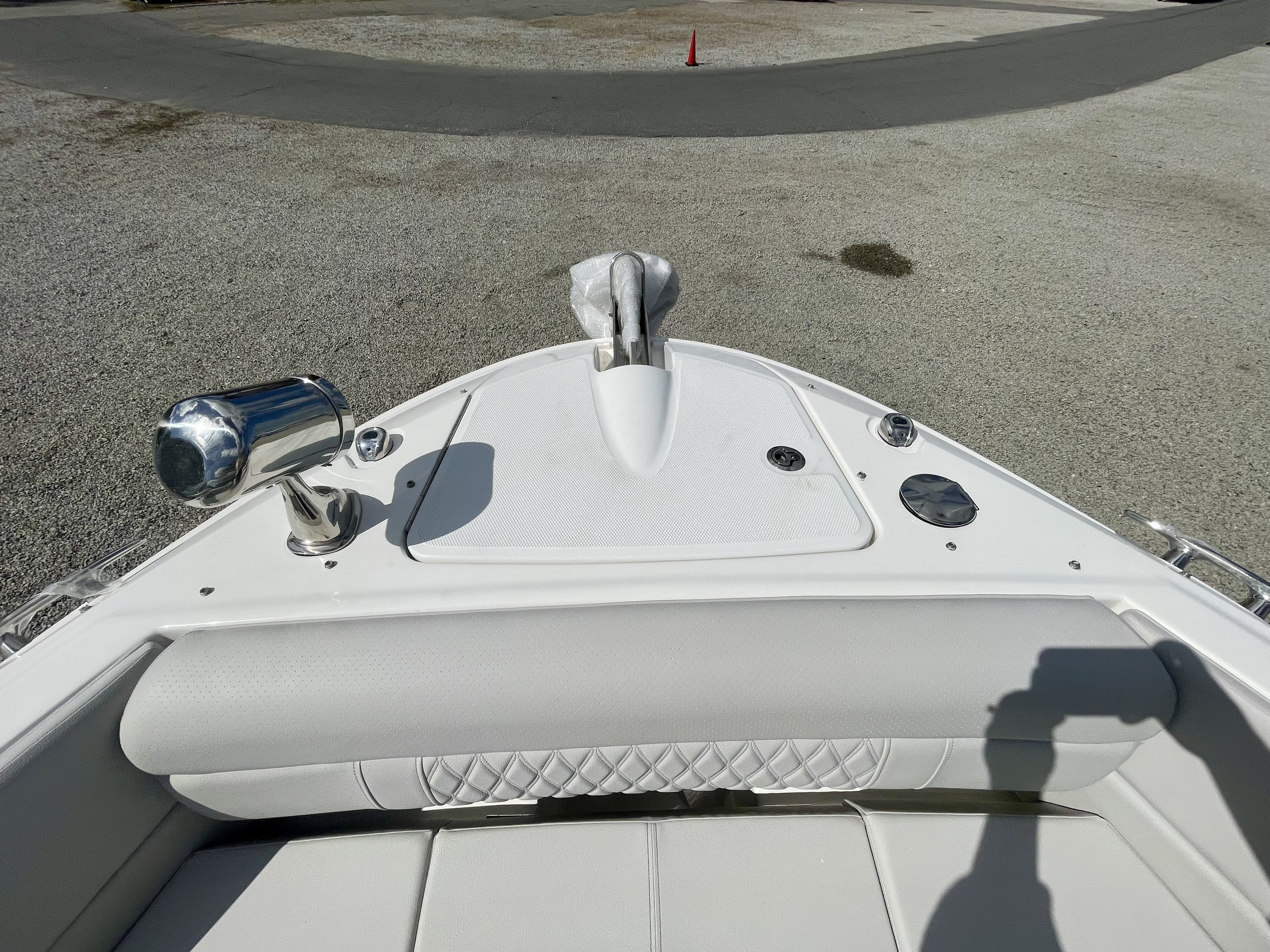 2026 Sea Ray SLX 350 Outboard Image Thumbnail #21