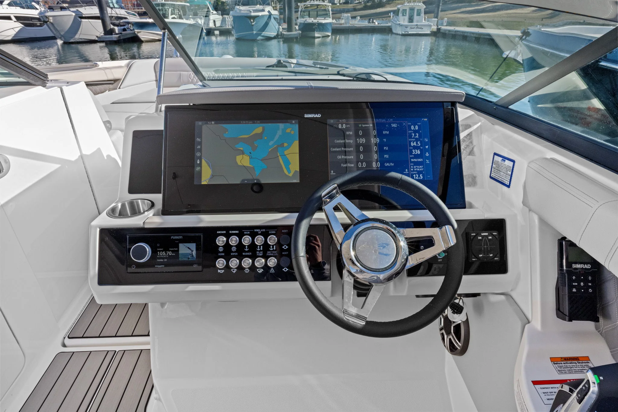 2026 Sea Ray SLX 350 Outboard Image Thumbnail #25