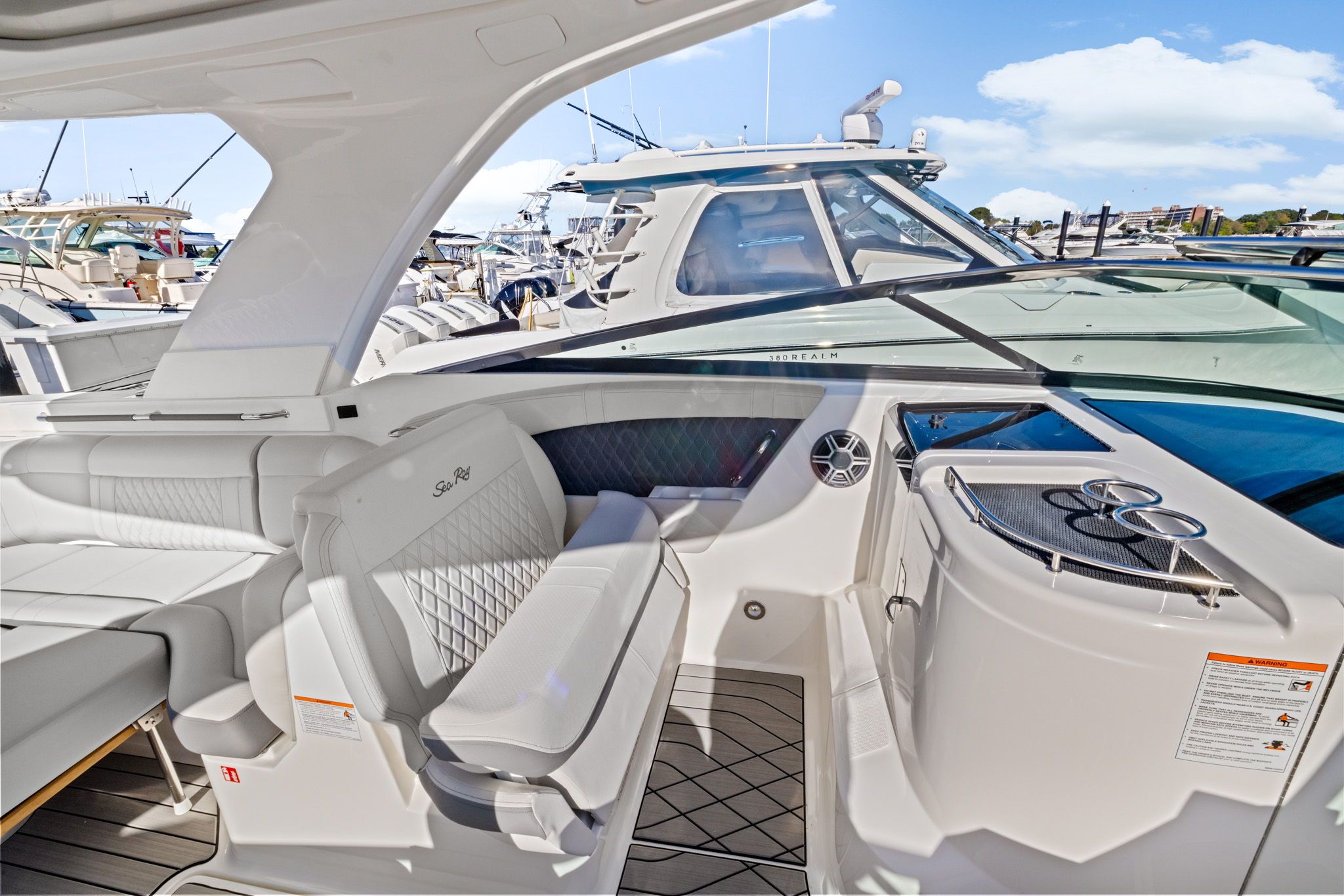 2026 Sea Ray SLX 350 Outboard Image Thumbnail #27