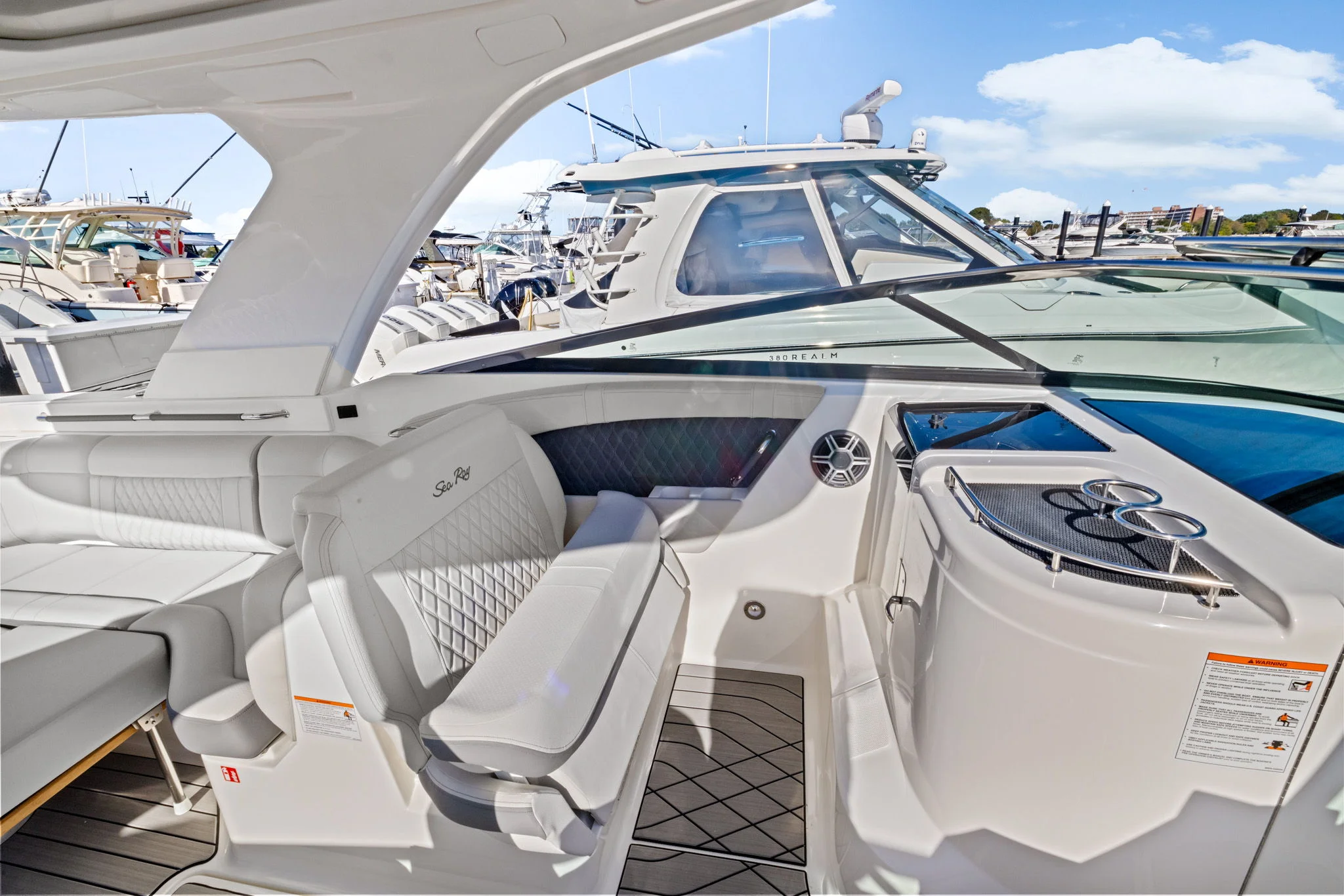 2026 Sea Ray SLX 350 Outboard Image Thumbnail #27