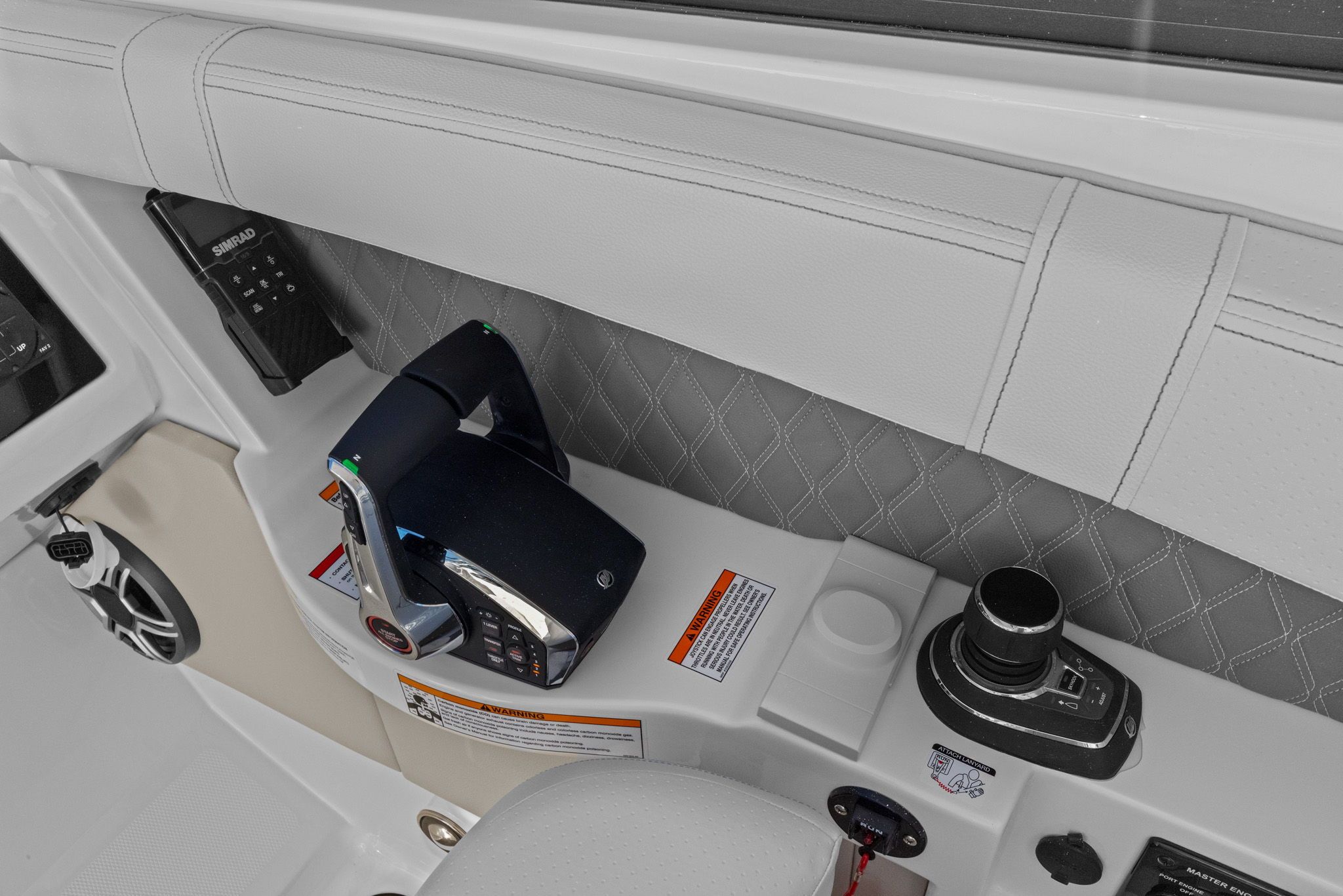 2026 Sea Ray SLX 350 Outboard Image Thumbnail #24