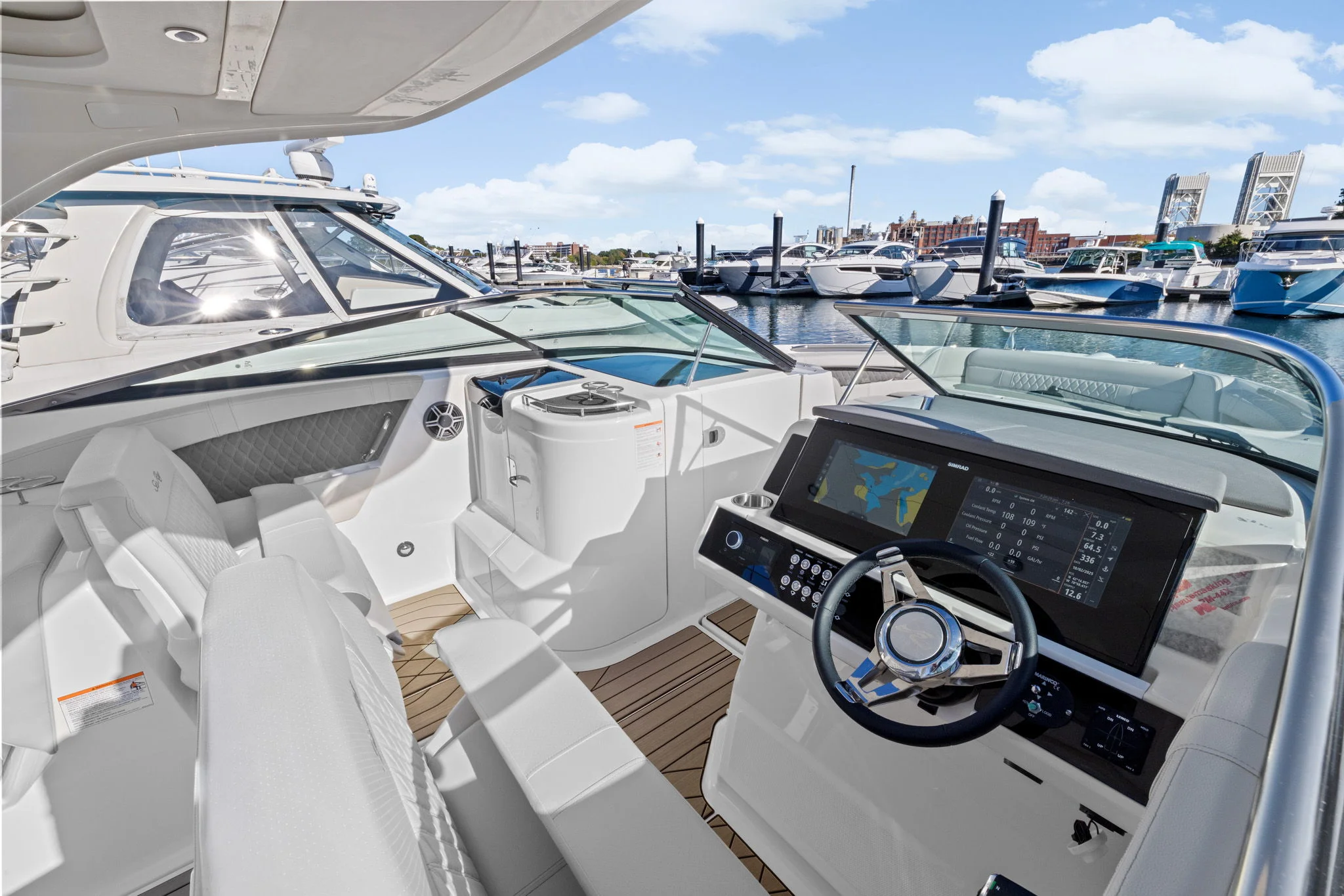 2026 Sea Ray SLX 350 Outboard Image Thumbnail #19