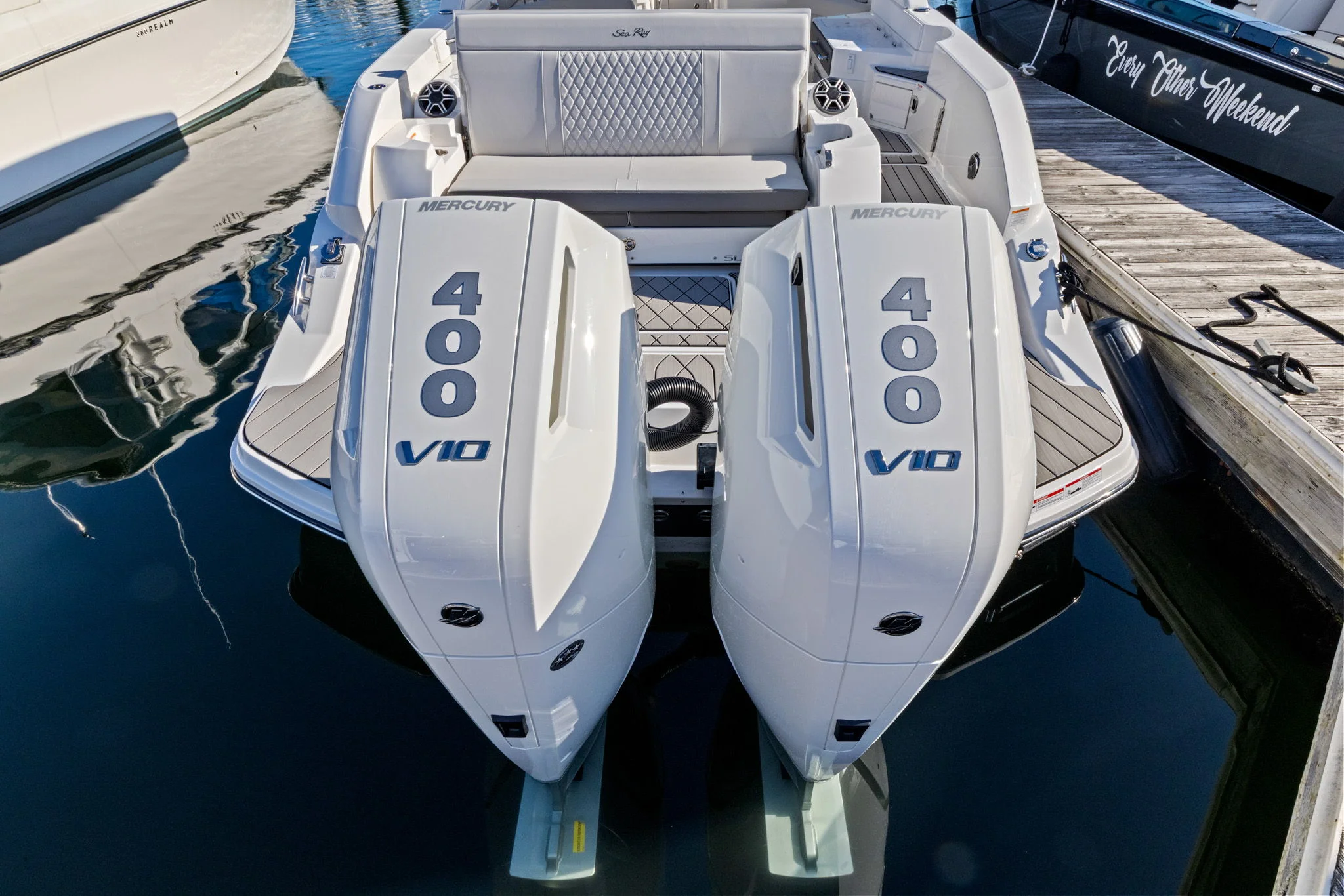2026 Sea Ray SLX 350 Outboard Image Thumbnail #5