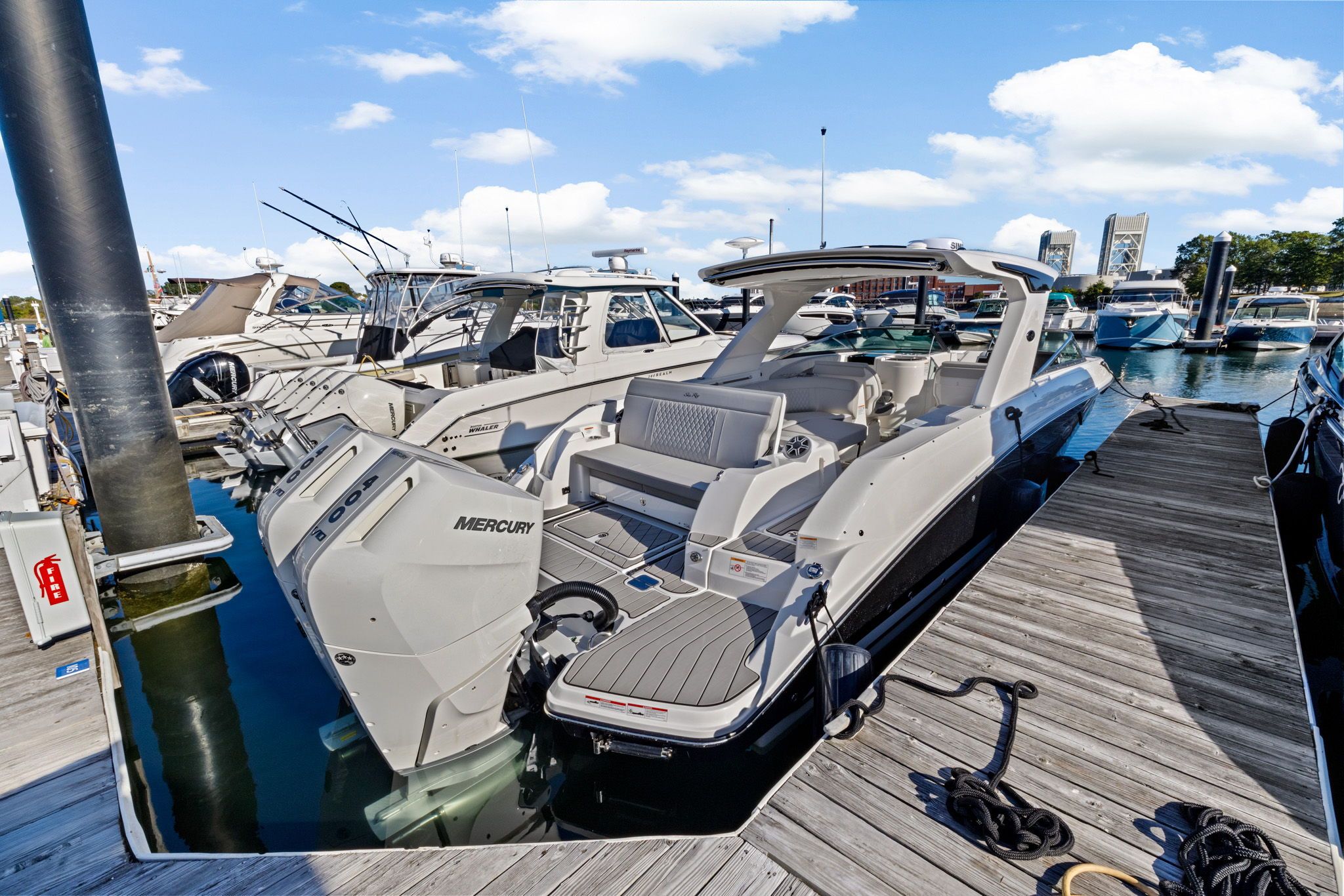 2026 Sea Ray SLX 350 Outboard Image Thumbnail #6