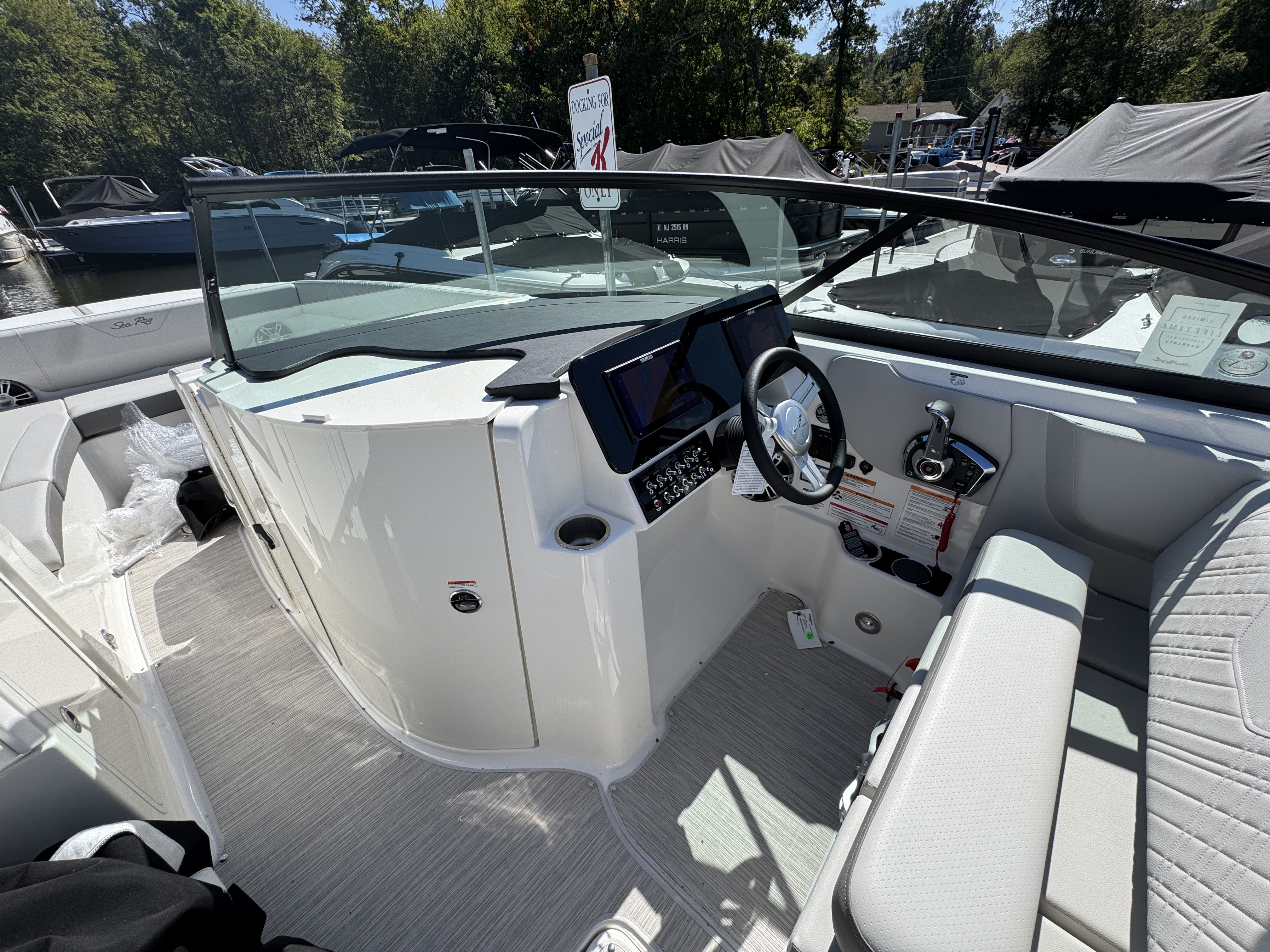 2026 Sea Ray SDX 270 Image Thumbnail #17