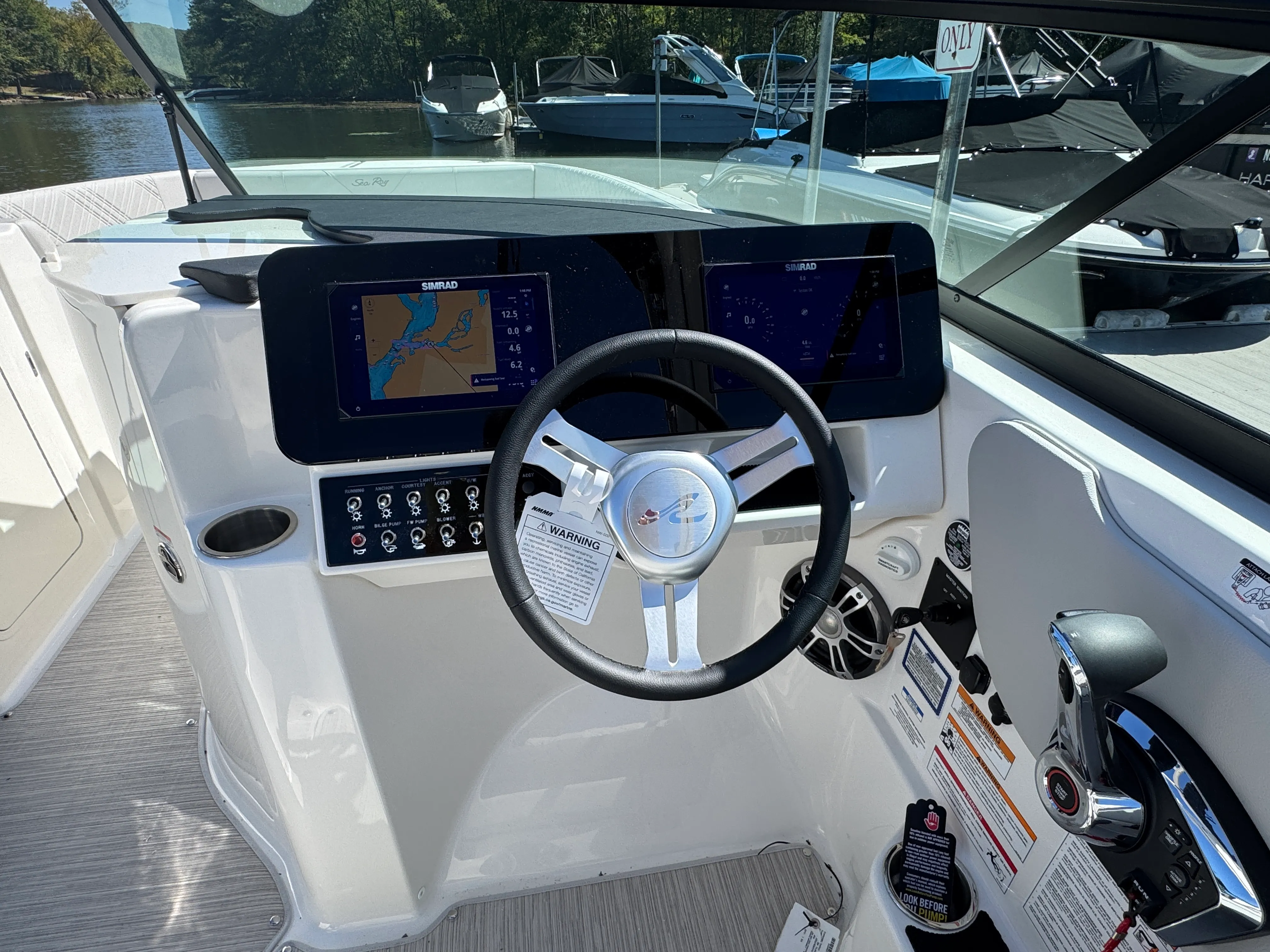 2026 Sea Ray SDX 270 Image Thumbnail #8