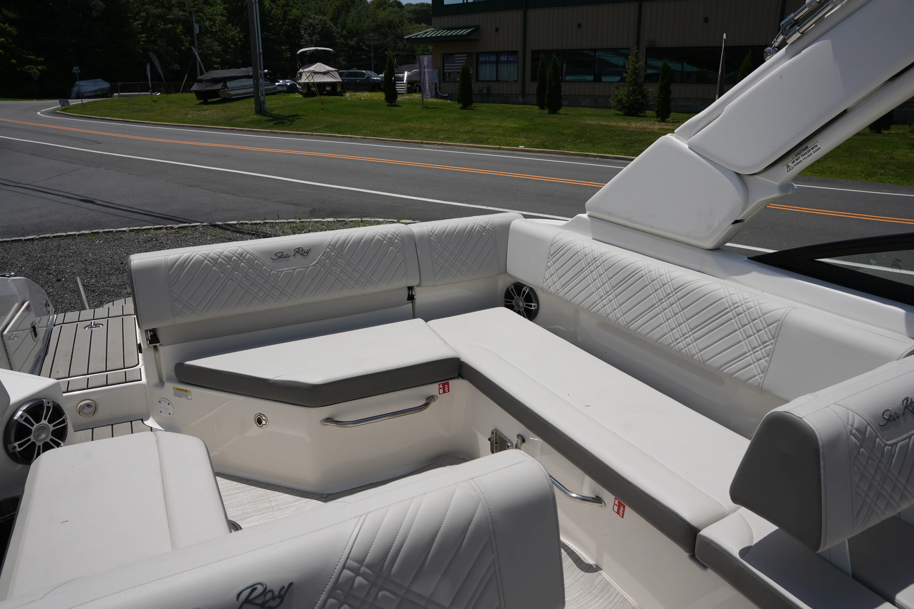 2026 Sea Ray SDX 270 Image Thumbnail #8