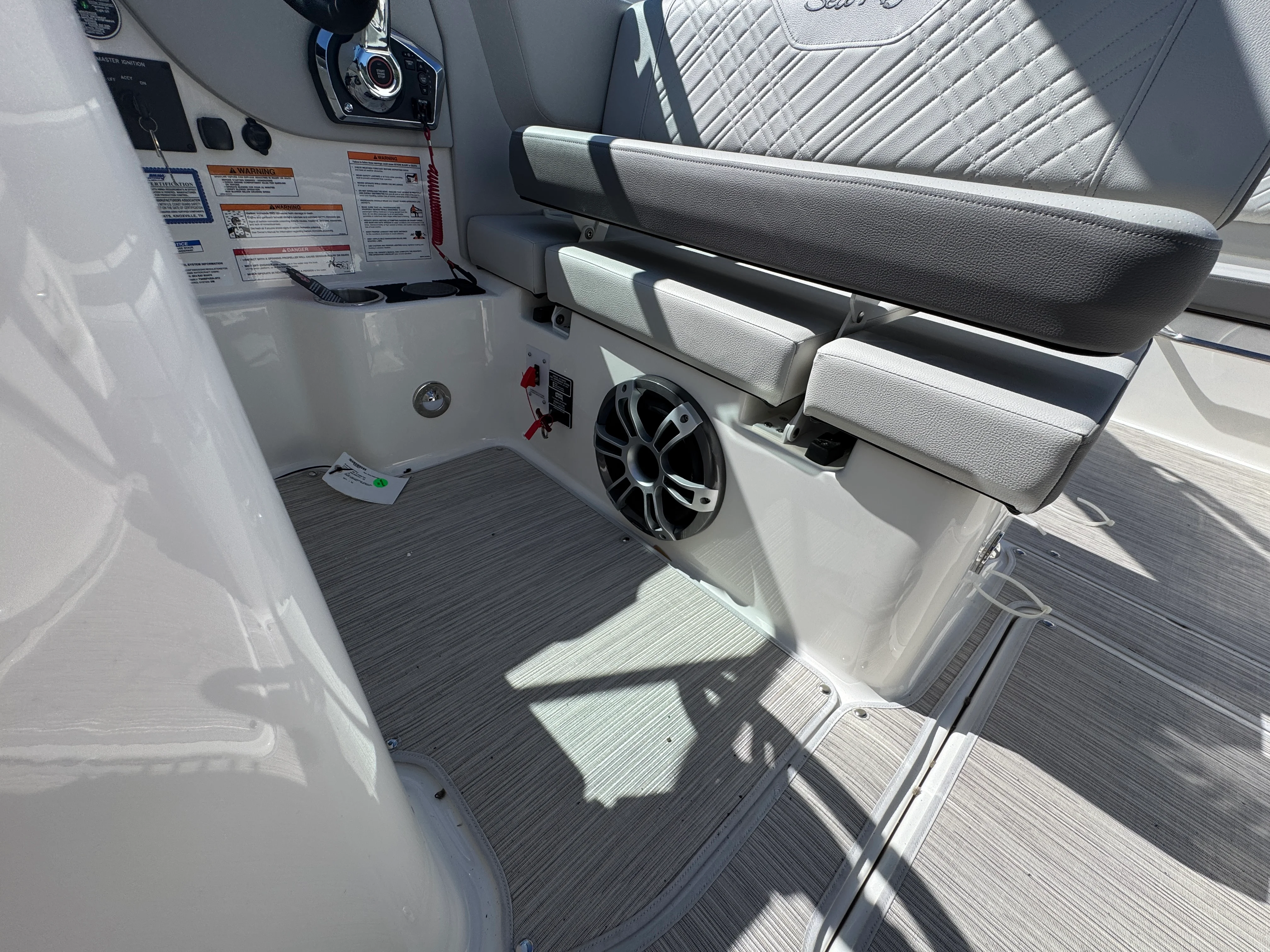 2026 Sea Ray SDX 270 Image Thumbnail #17