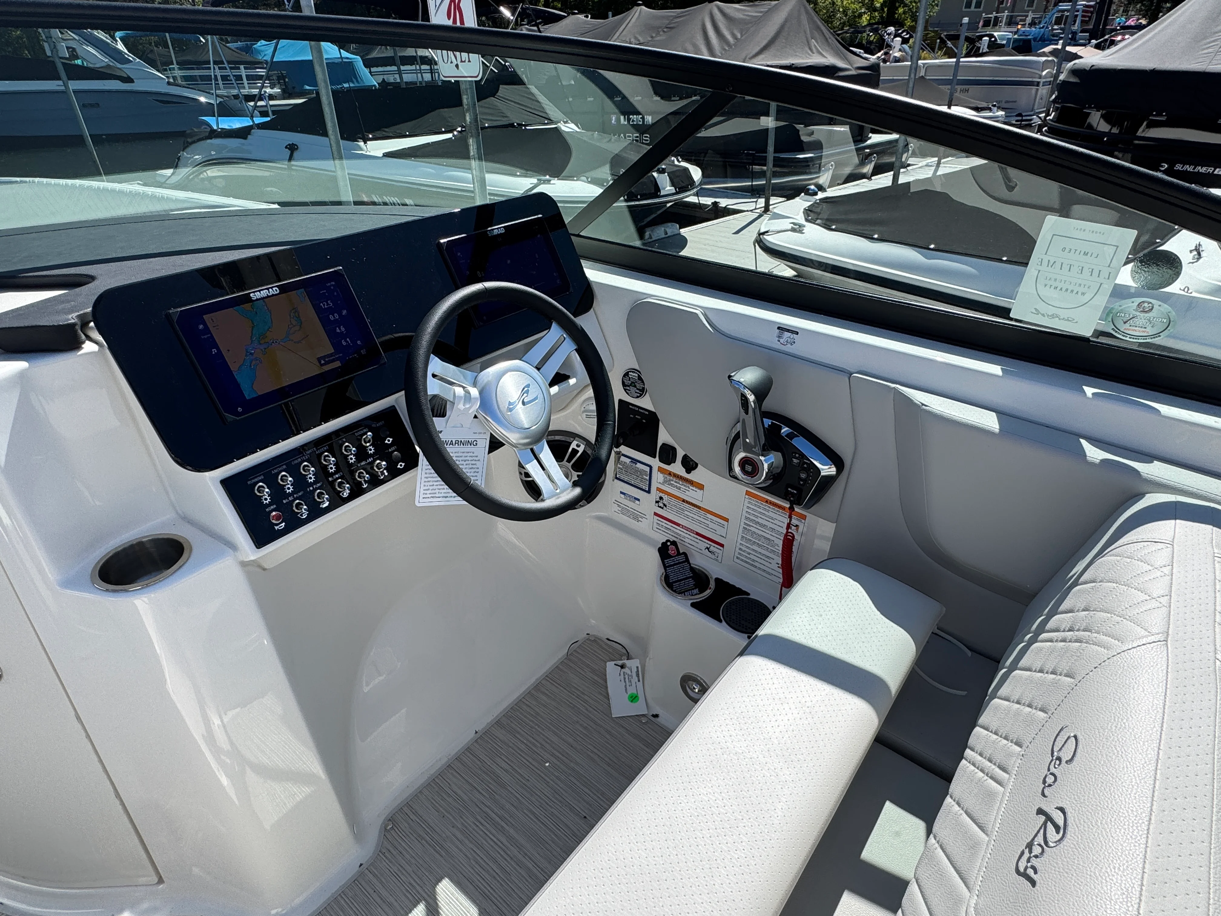 2026 Sea Ray SDX 270 Image Thumbnail #14