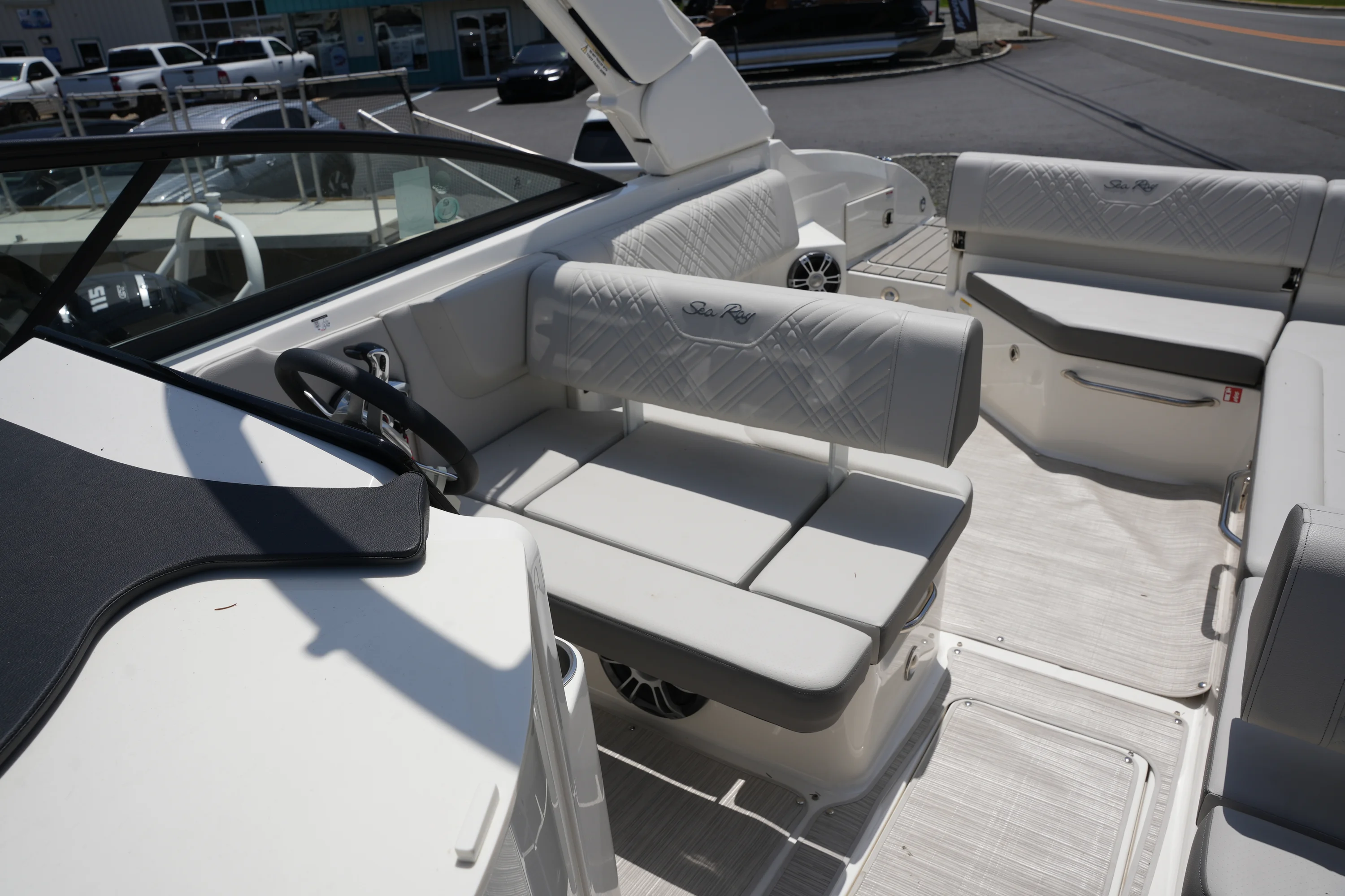 2026 Sea Ray SDX 270 Image Thumbnail #15