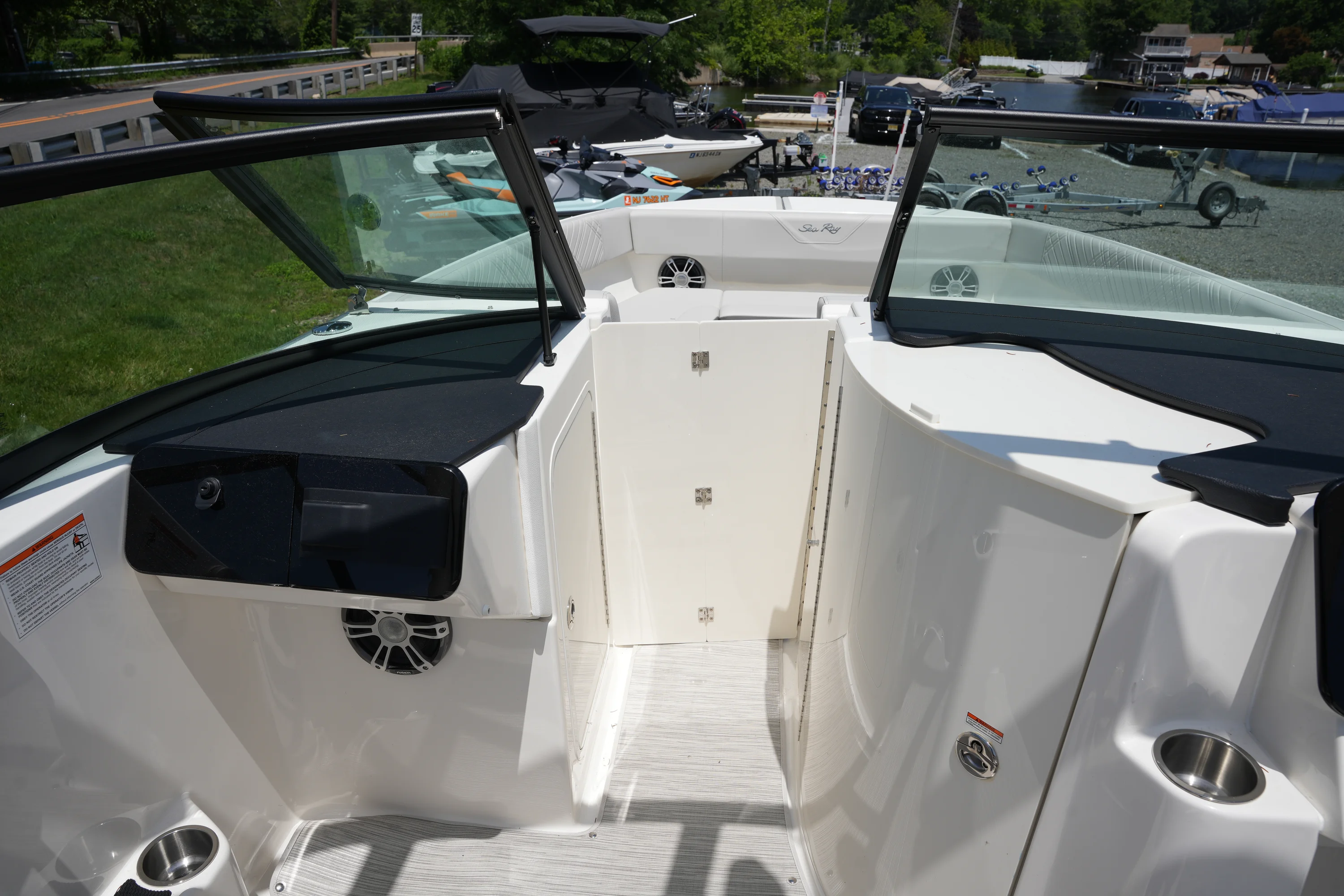 2026 Sea Ray SDX 270 Image Thumbnail #25
