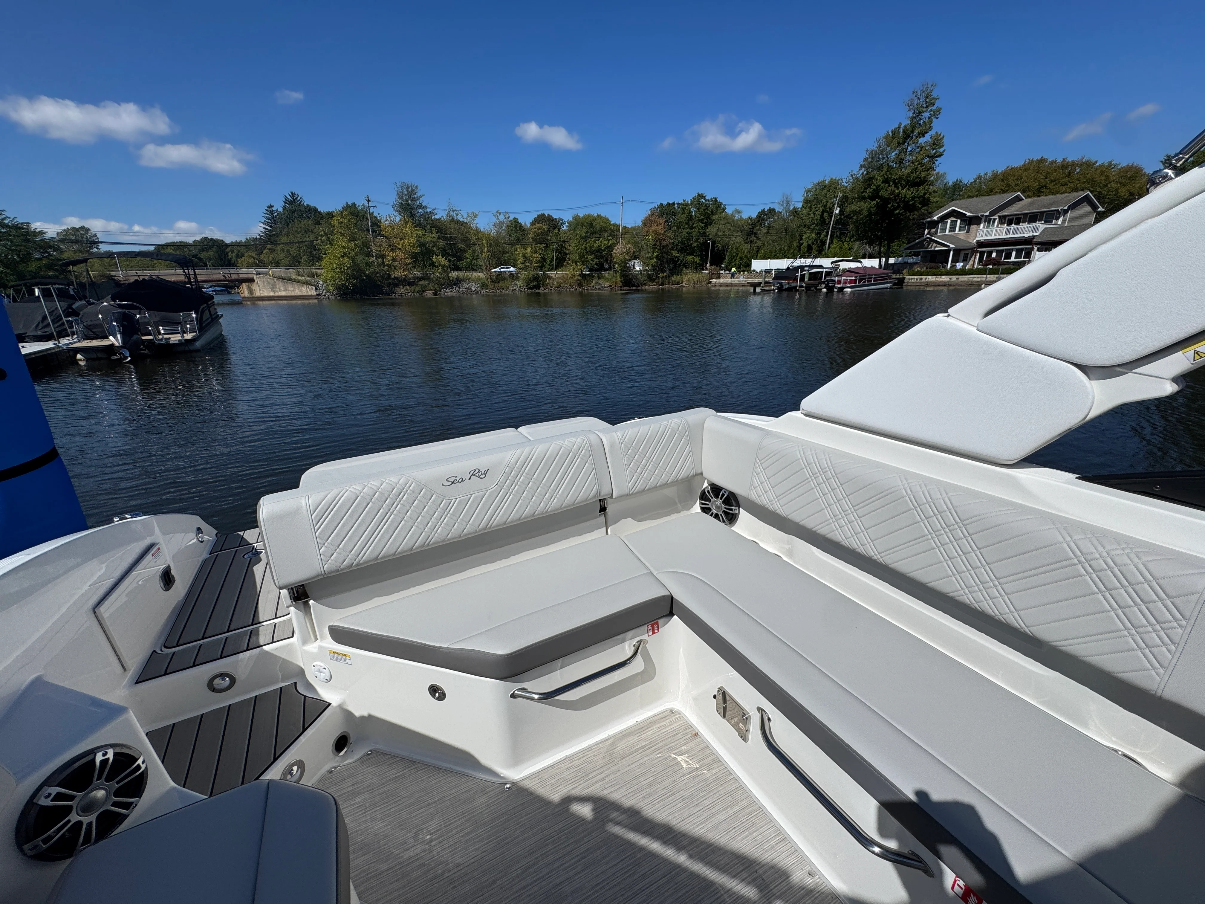 2026 Sea Ray SDX 270 Image Thumbnail #5