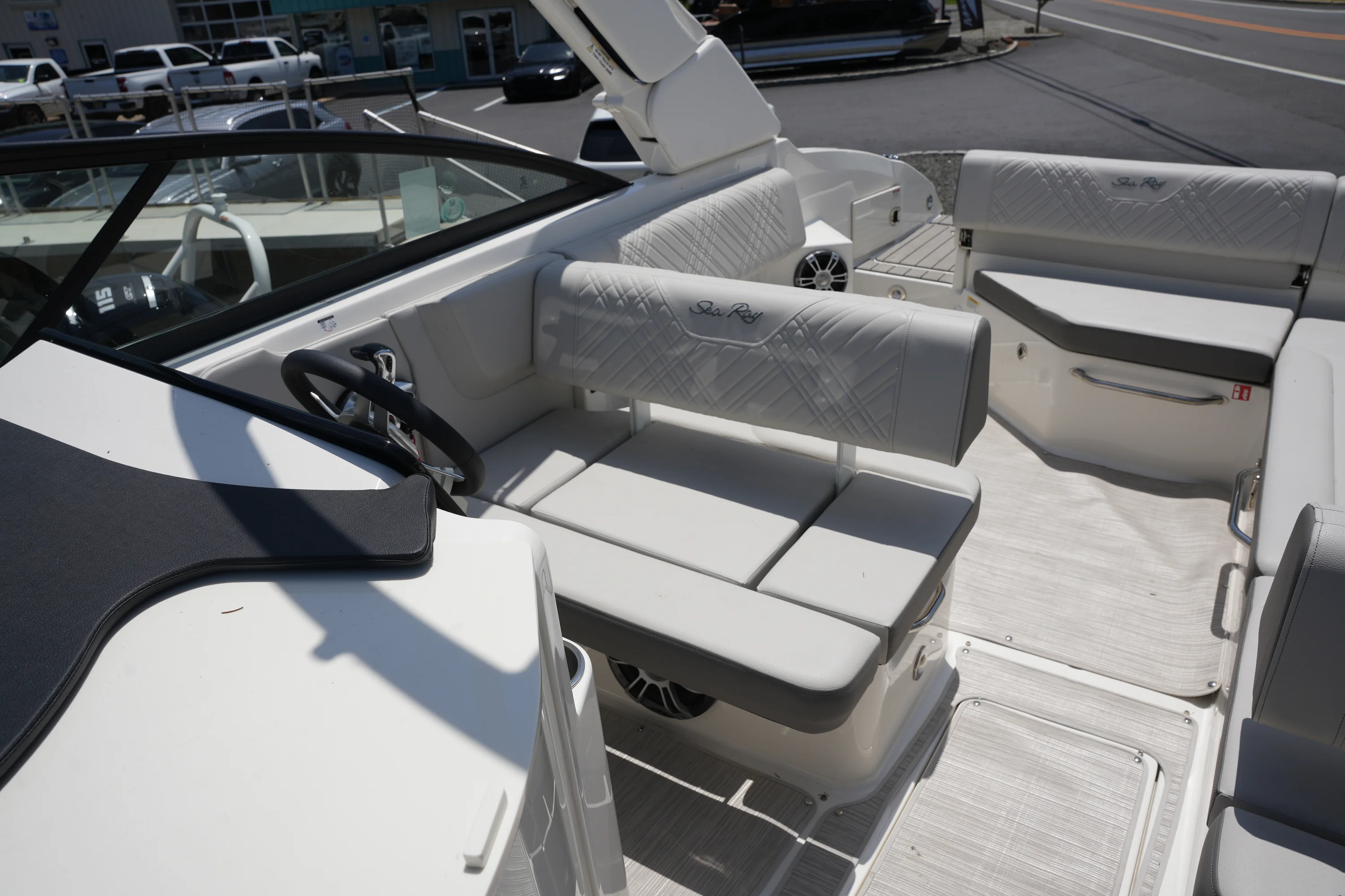 2026 Sea Ray SDX 270 Image Thumbnail #14