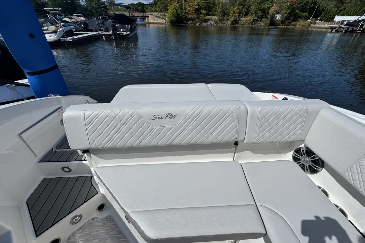 2026 Sea Ray SDX 270 Image Thumbnail #7