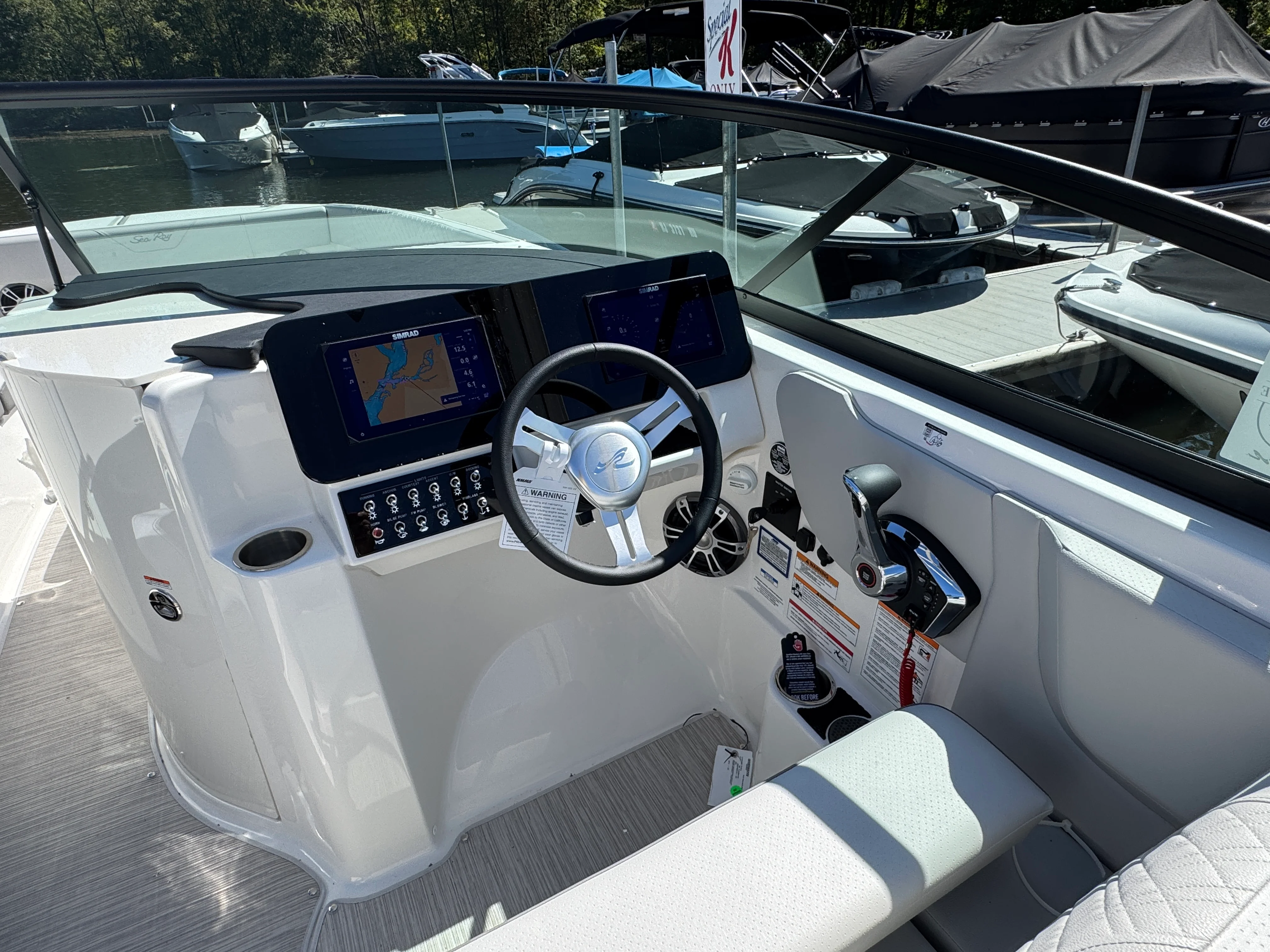 2026 Sea Ray SDX 270 Image Thumbnail #13