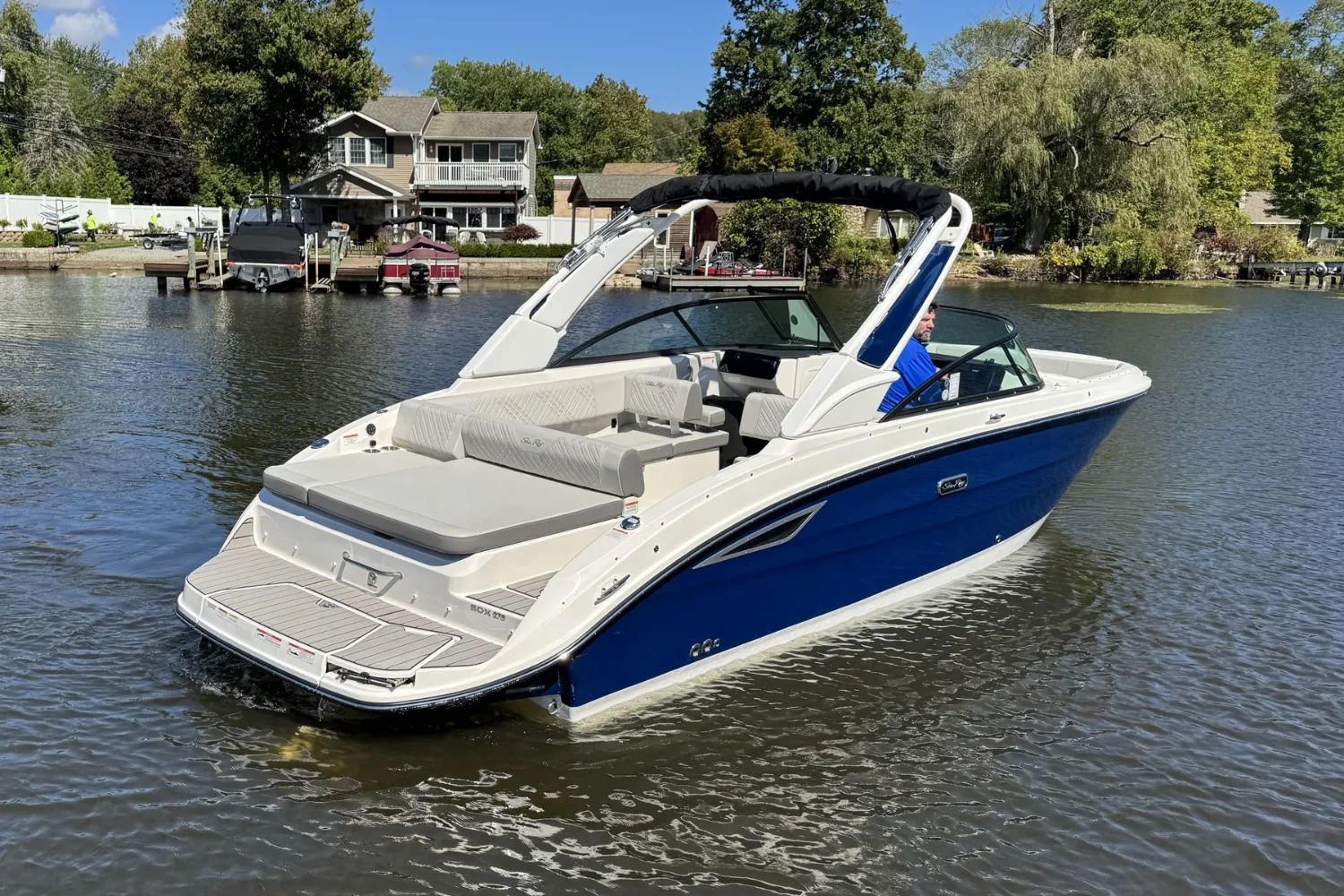 2026 Sea Ray SDX 270 Image Thumbnail #2