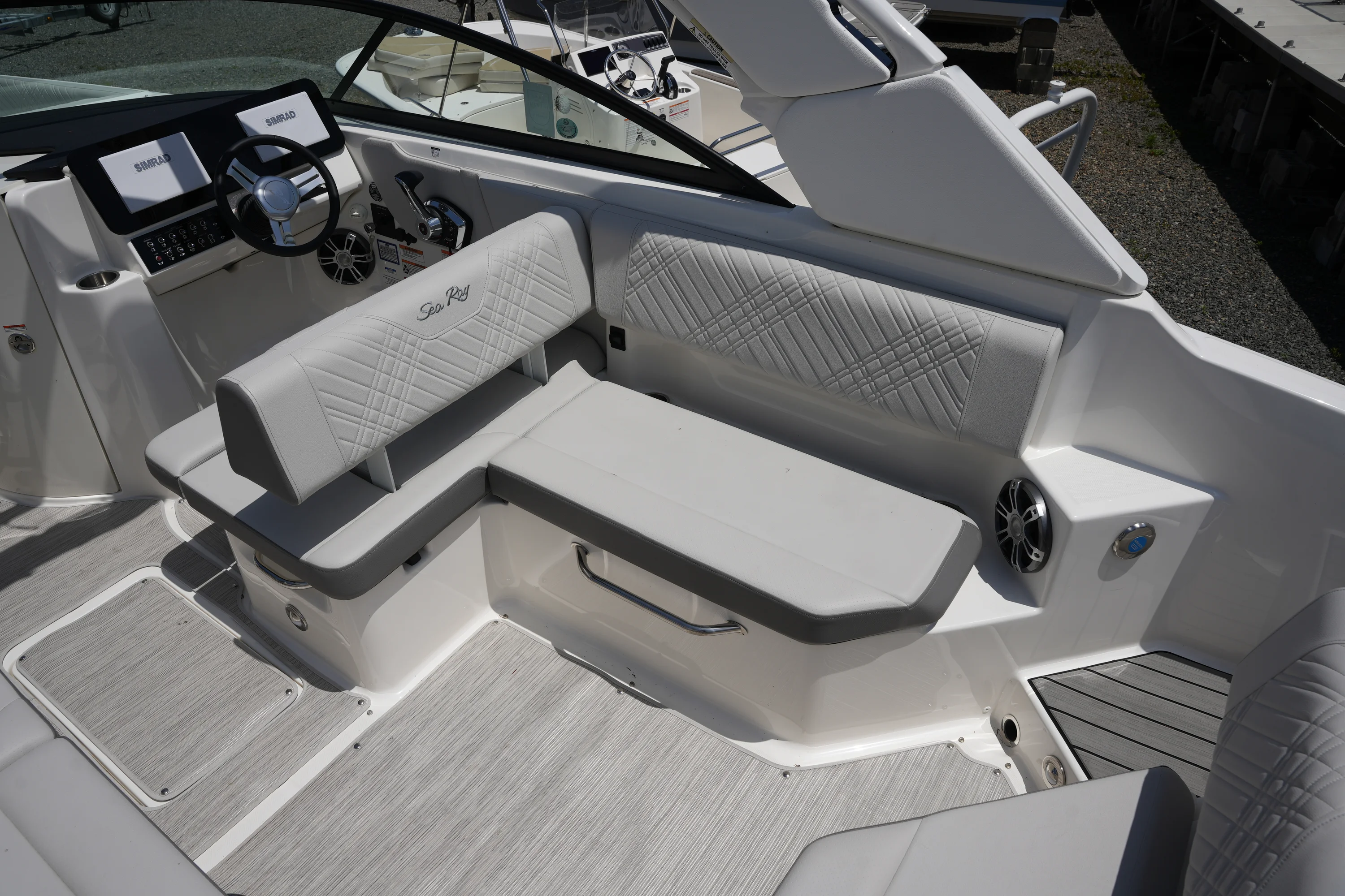 2026 Sea Ray SDX 270 Image Thumbnail #11