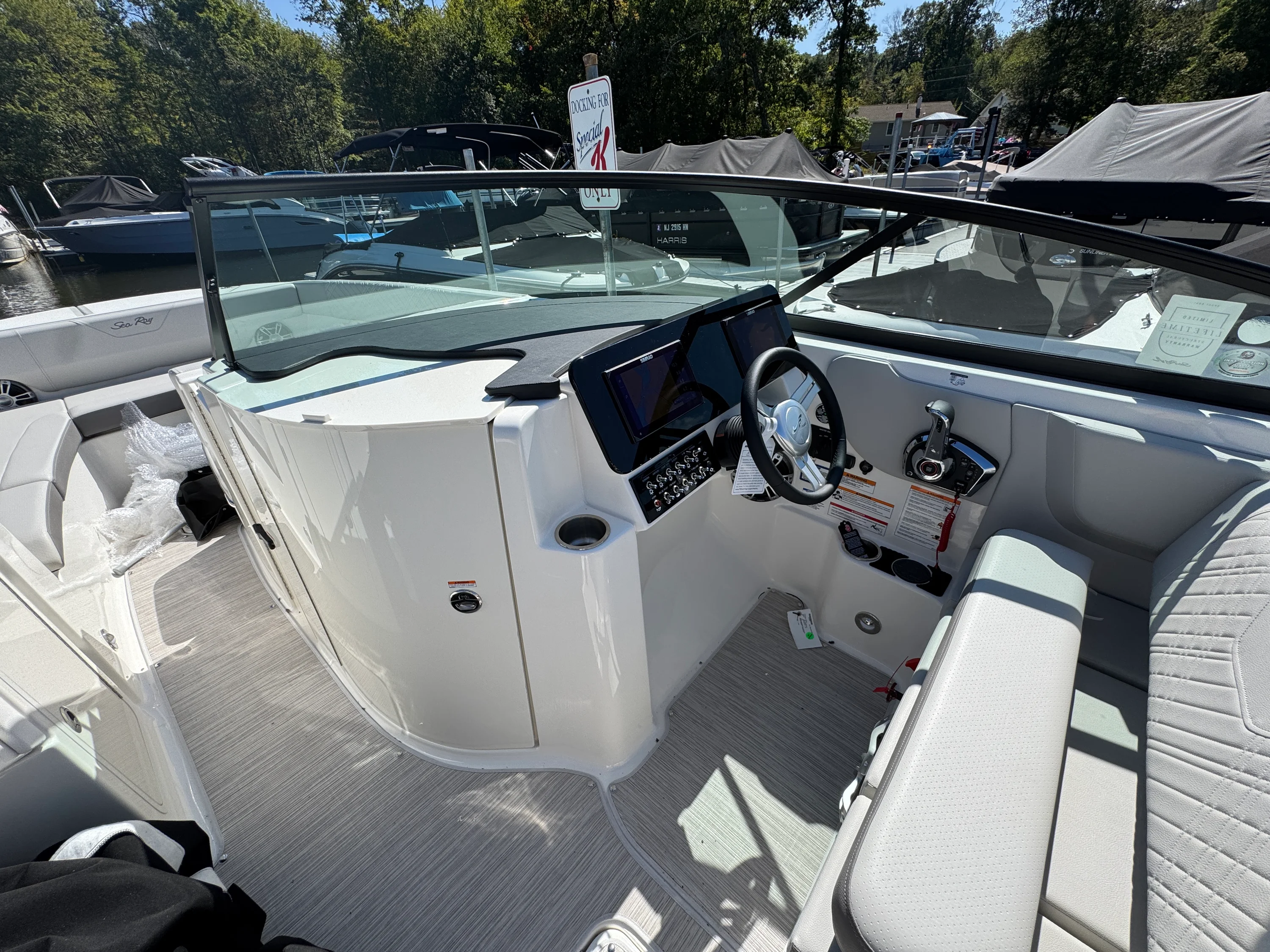 2026 Sea Ray SDX 270 Image Thumbnail #10