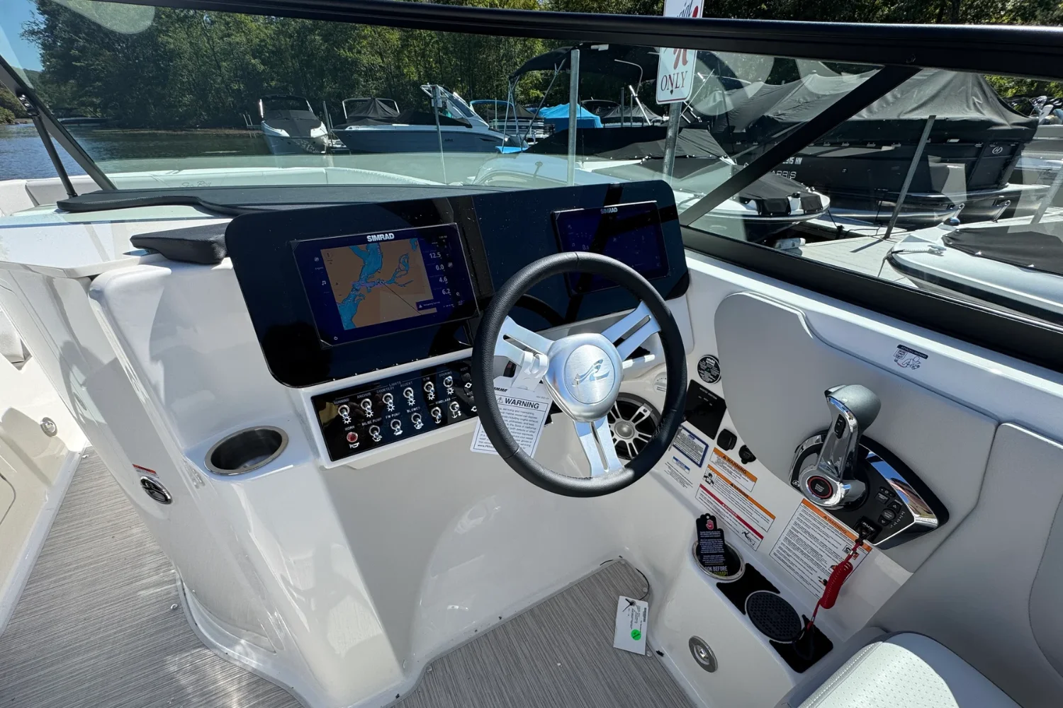2026 Sea Ray SDX 270 Image Thumbnail #13