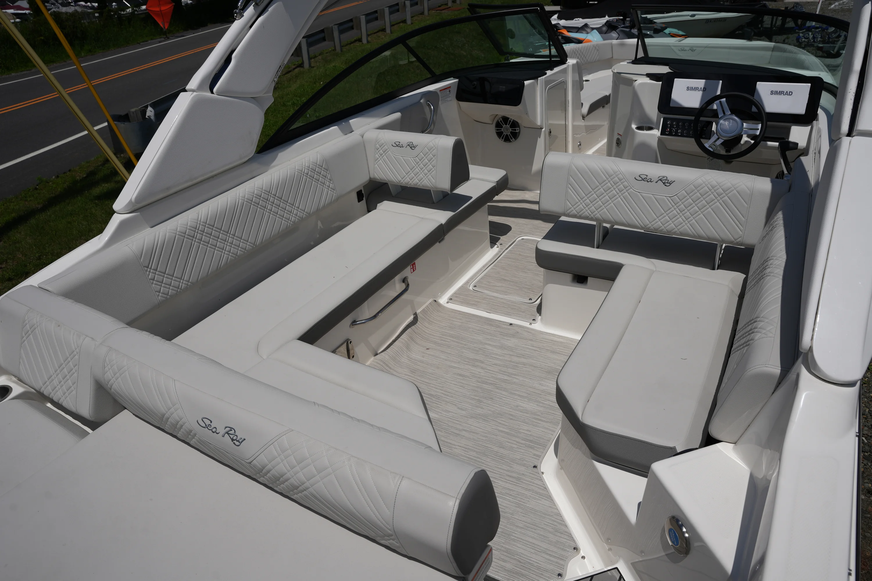 2026 Sea Ray SDX 270 Image Thumbnail #5