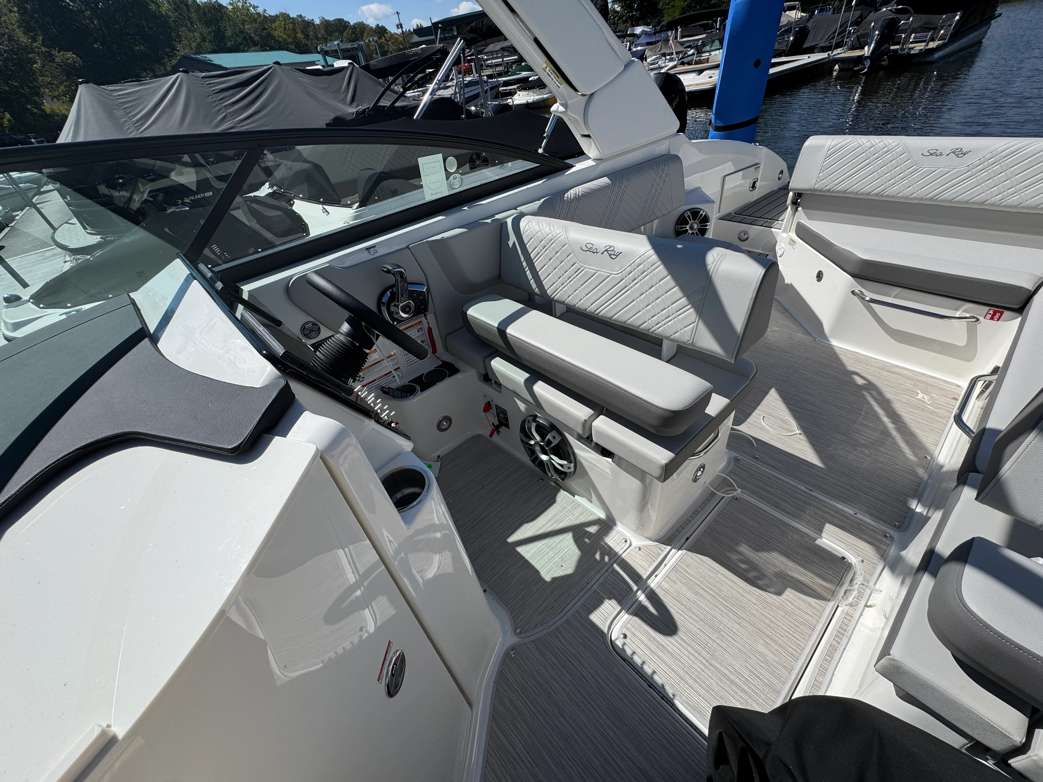 2026 Sea Ray SDX 270 Image Thumbnail #8