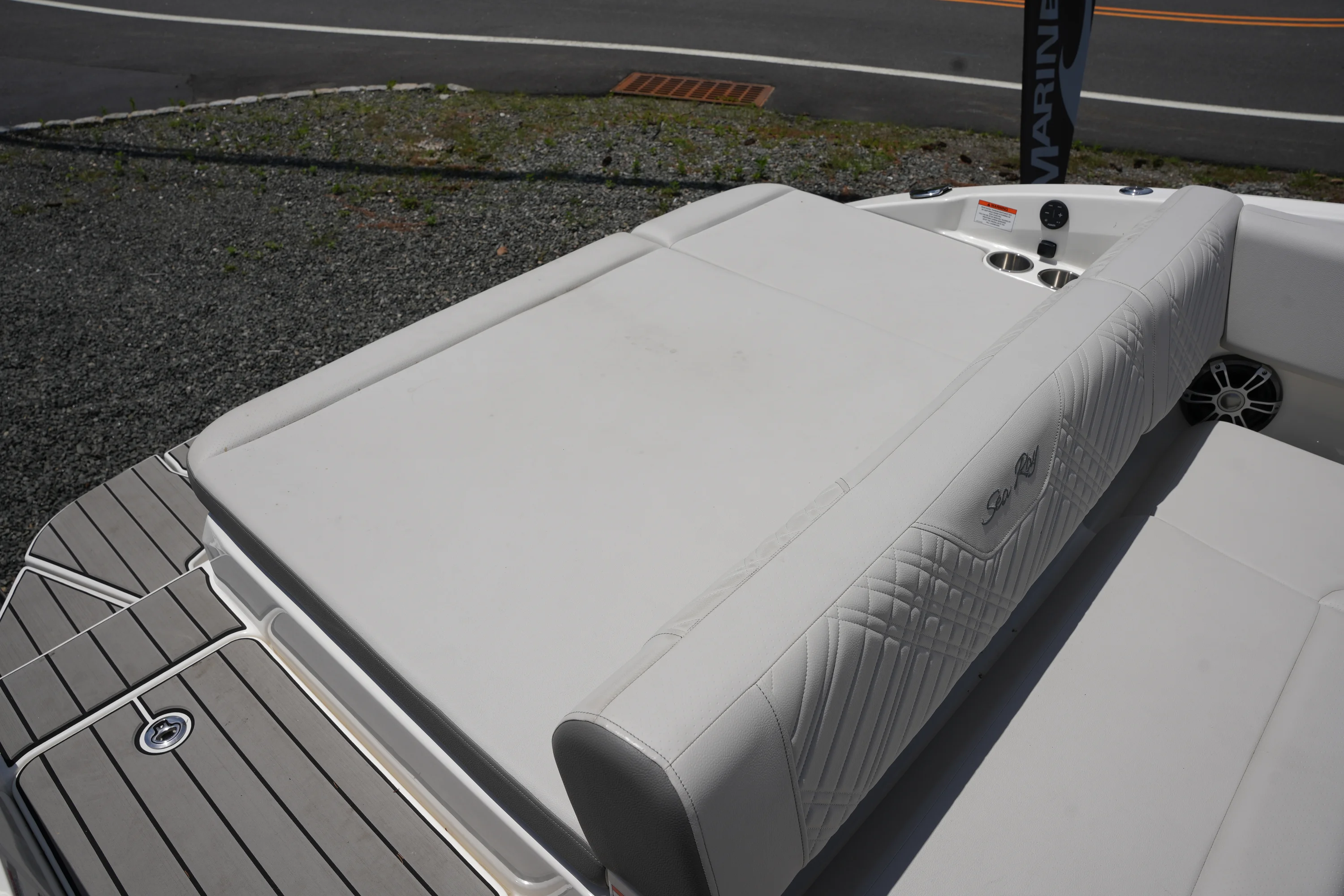 2026 Sea Ray SDX 270 Image Thumbnail #6