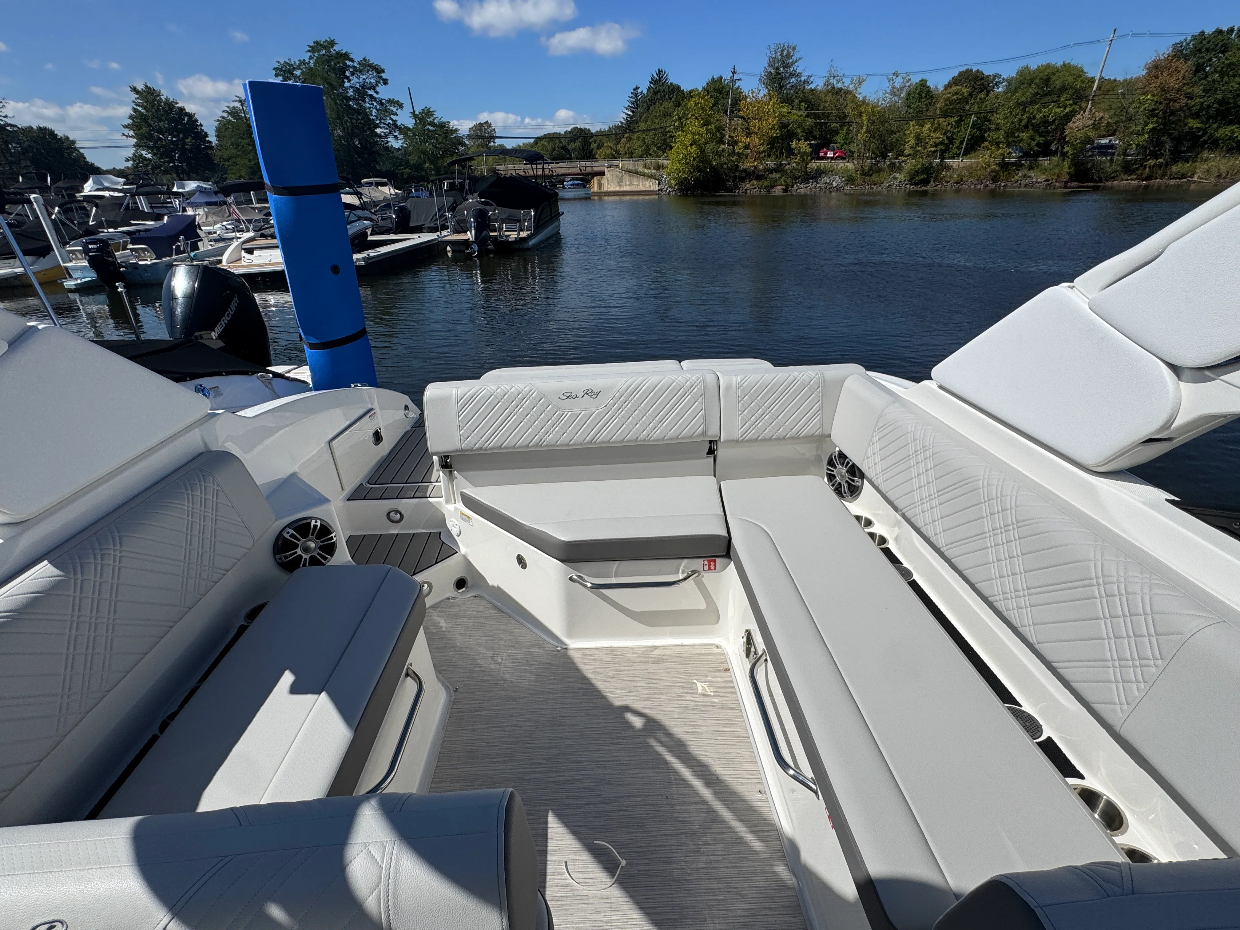 2026 Sea Ray SDX 270 Image Thumbnail #7