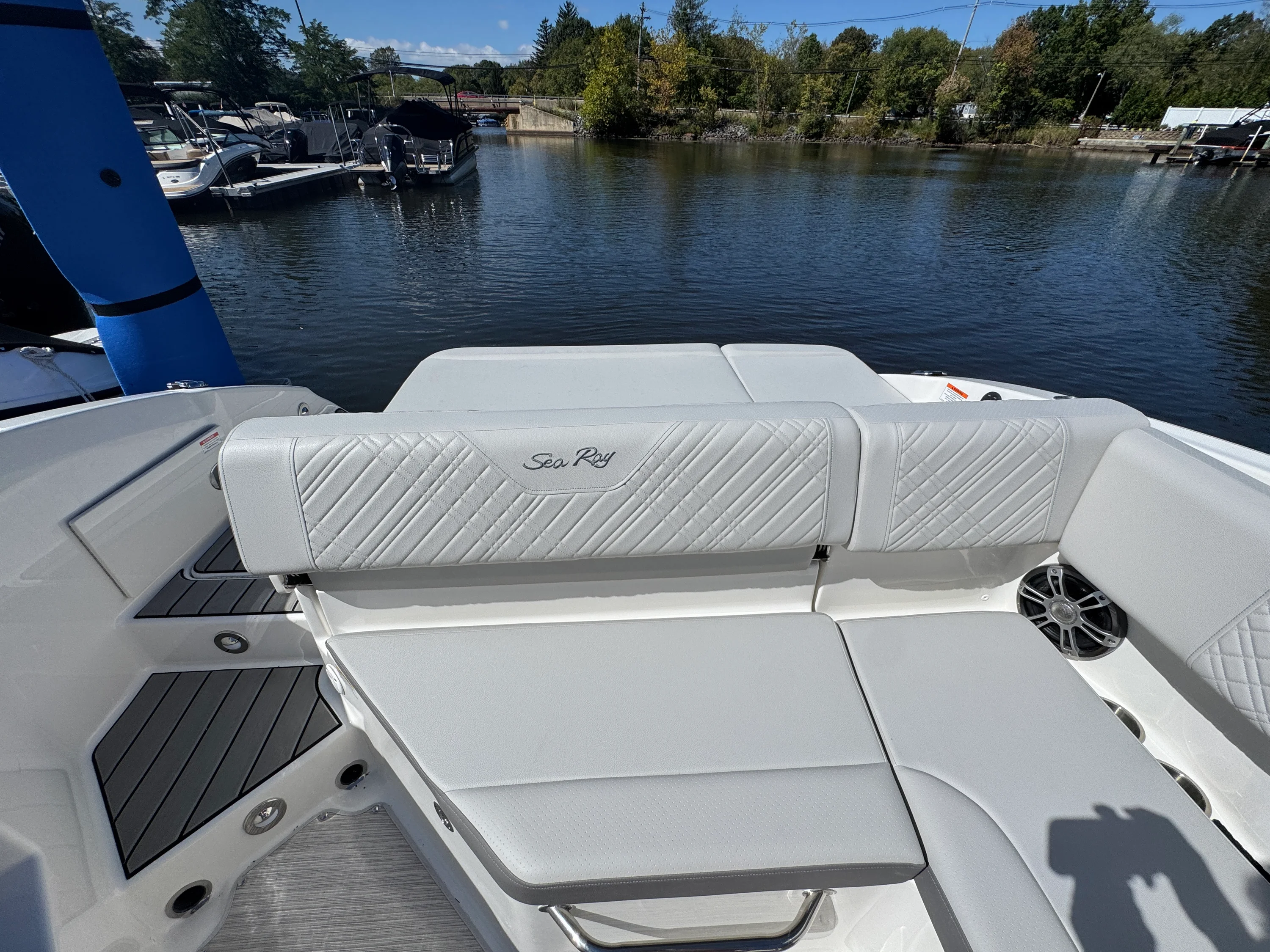 2026 Sea Ray SDX 270 Image Thumbnail #7