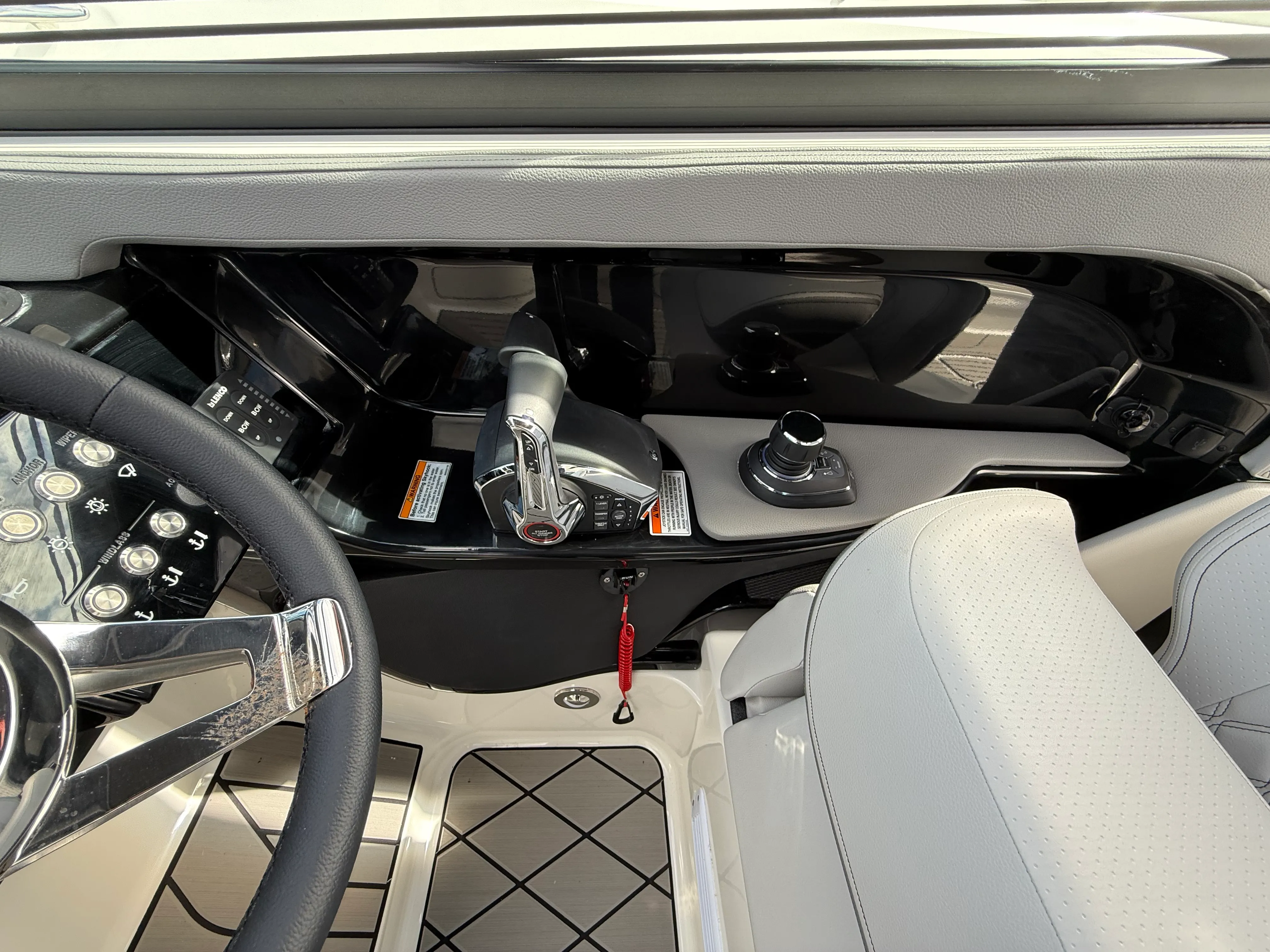 2026 Sea Ray SLX 280 Outboard Image Thumbnail #7