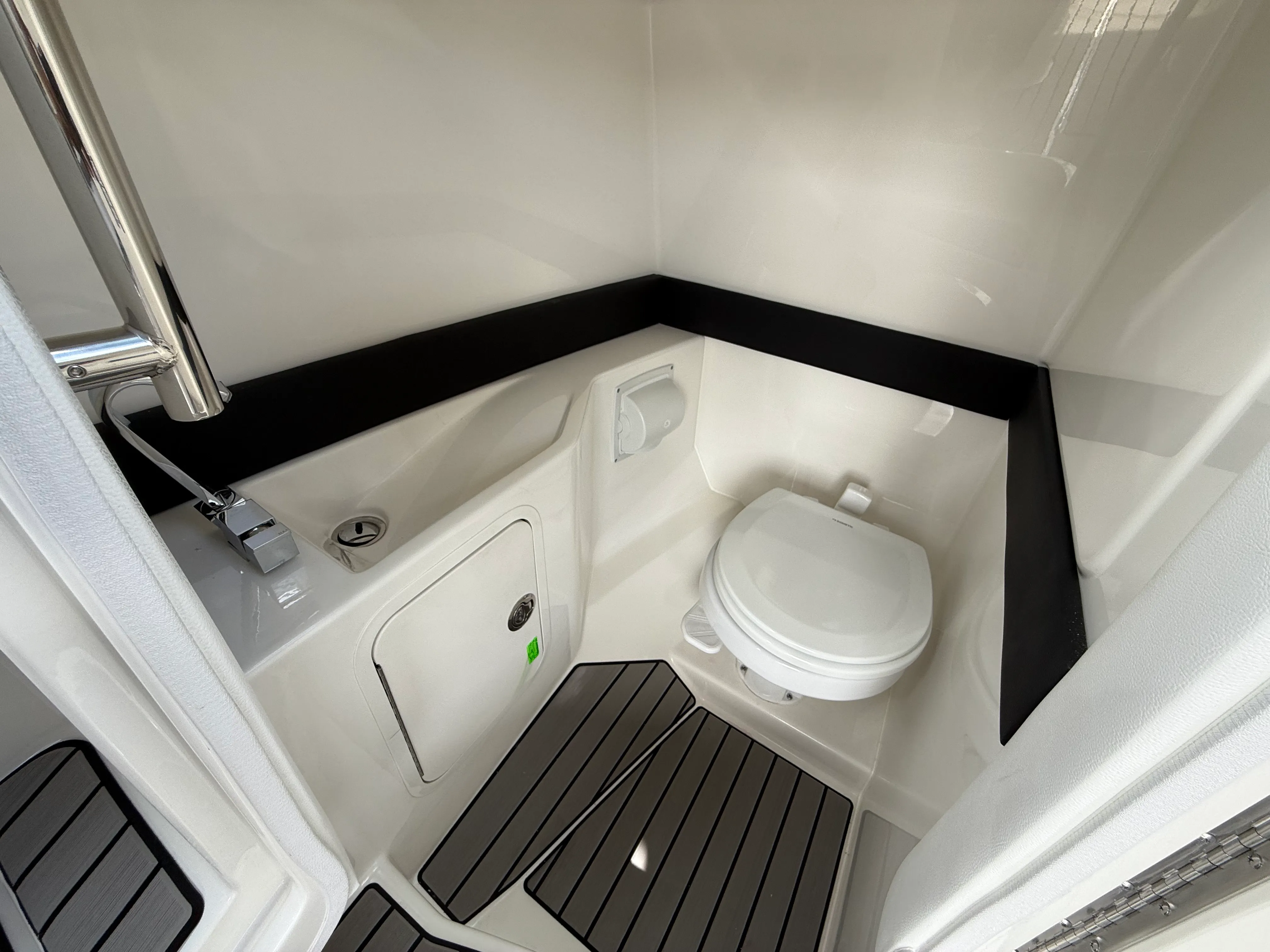 2026 Sea Ray SLX 280 Outboard Image Thumbnail #10