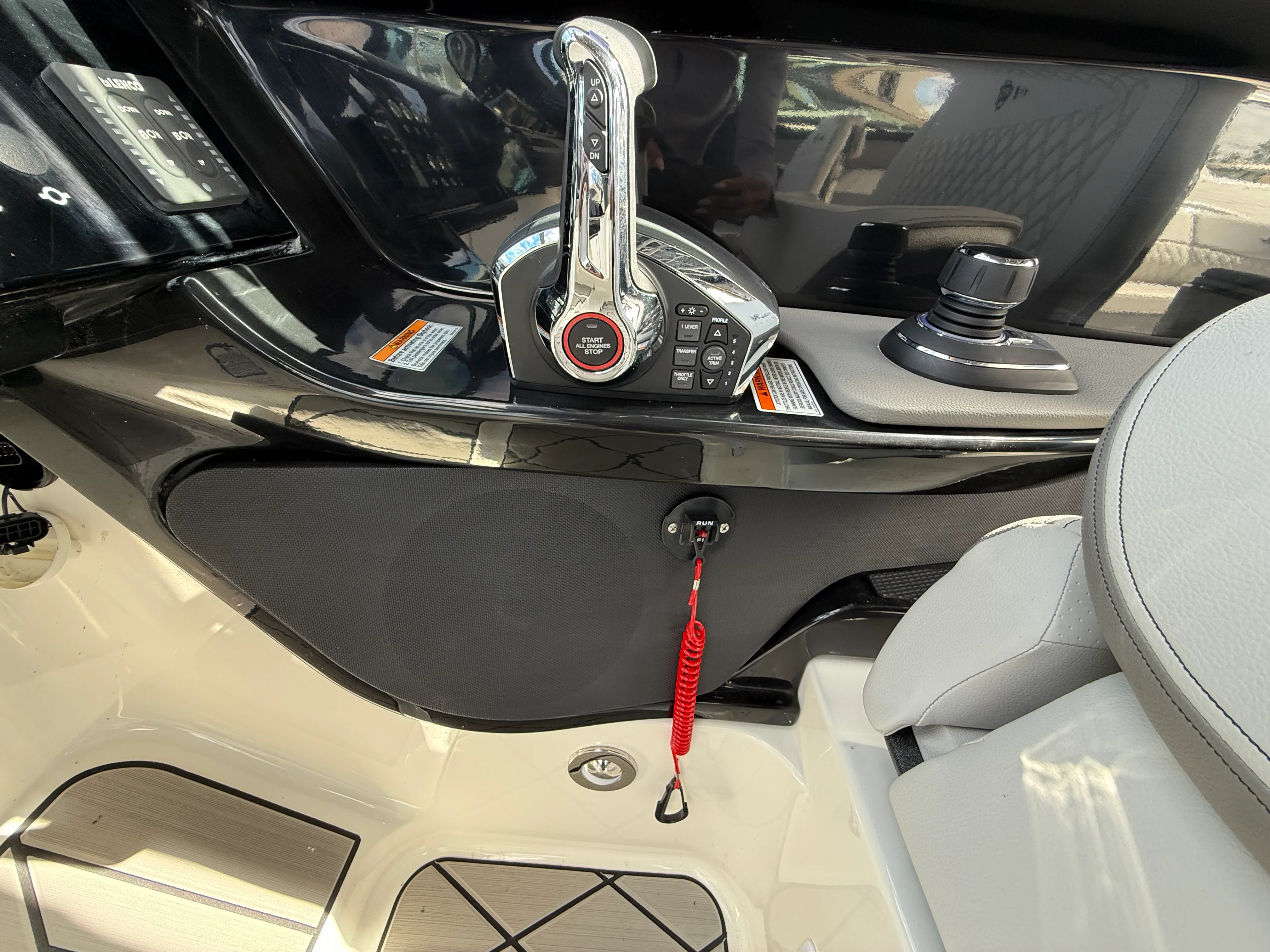 2026 Sea Ray SLX 280 Outboard Image Thumbnail #15