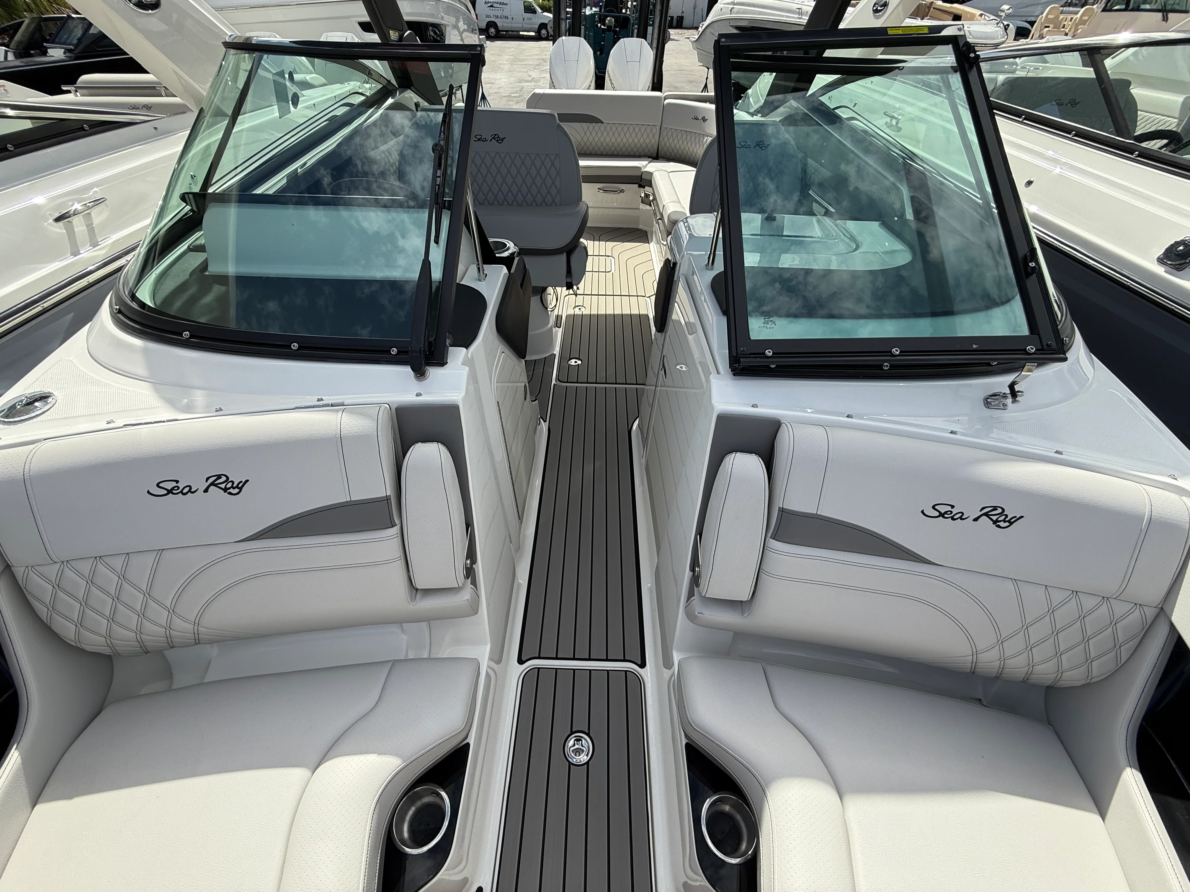 2026 Sea Ray SLX 280 Outboard Image Thumbnail #12