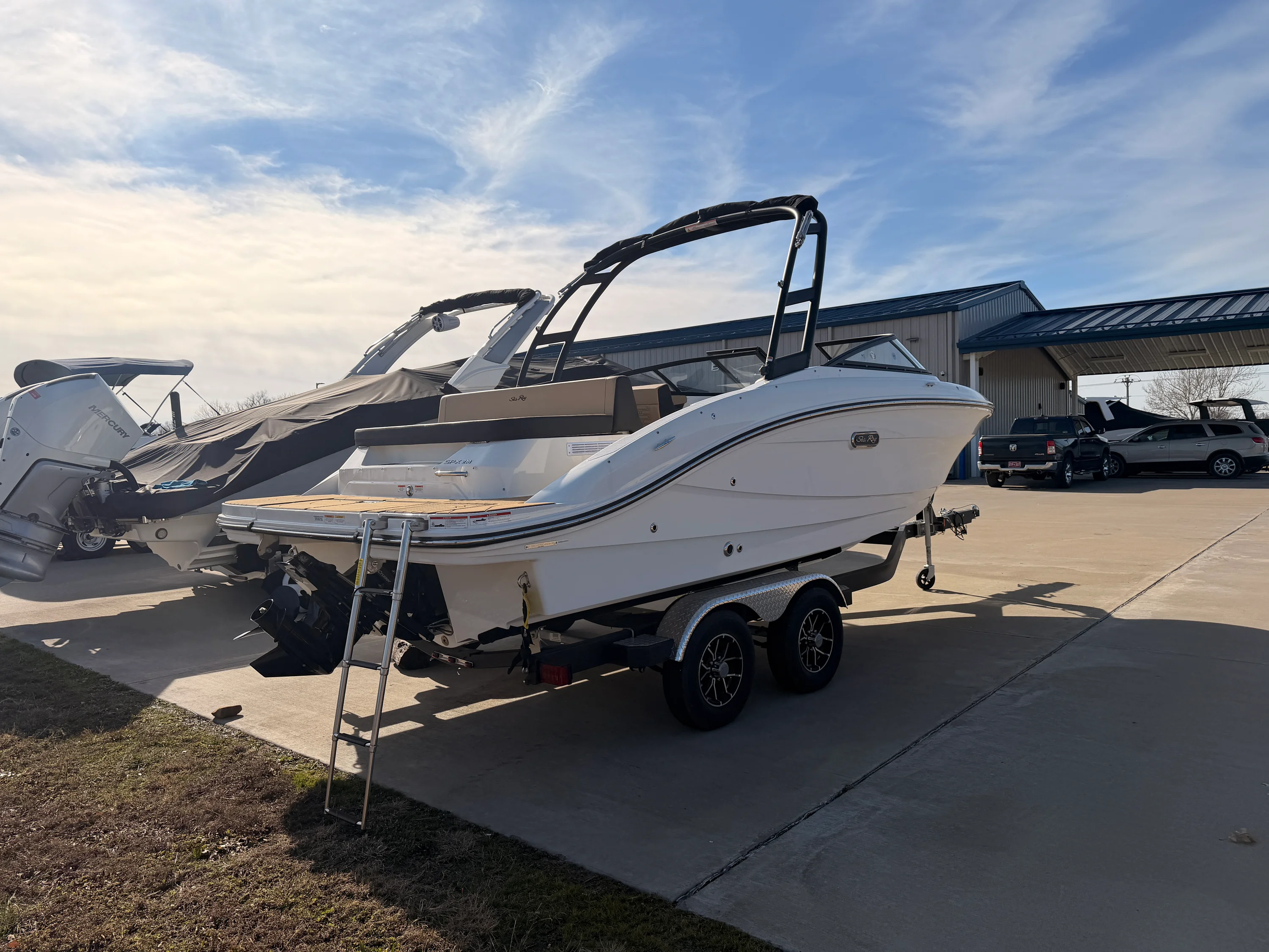 2026 Sea Ray SPX 210 Image Thumbnail #2