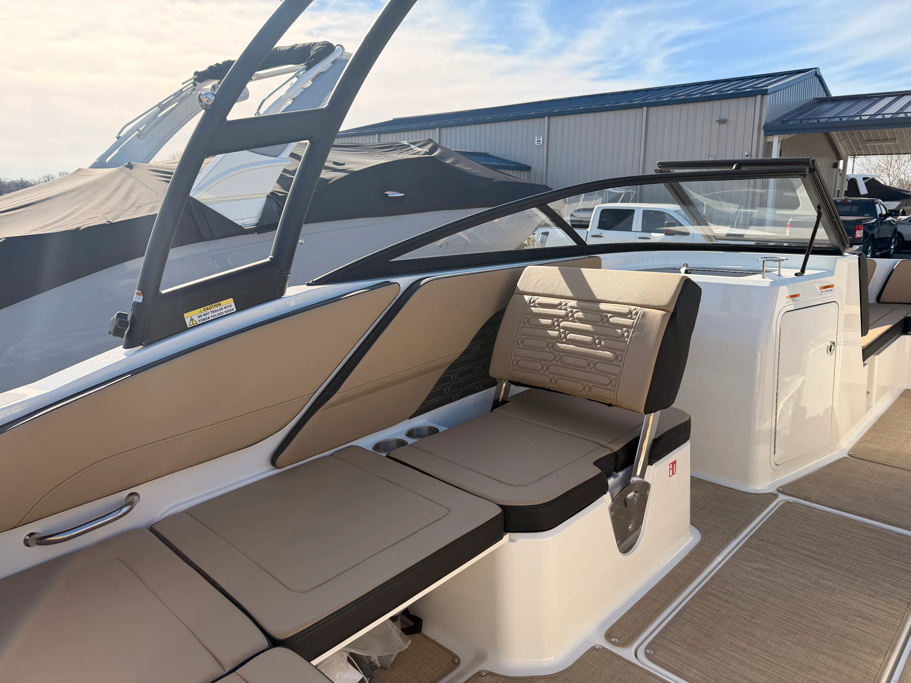 2026 Sea Ray SPX 210 Image Thumbnail #11