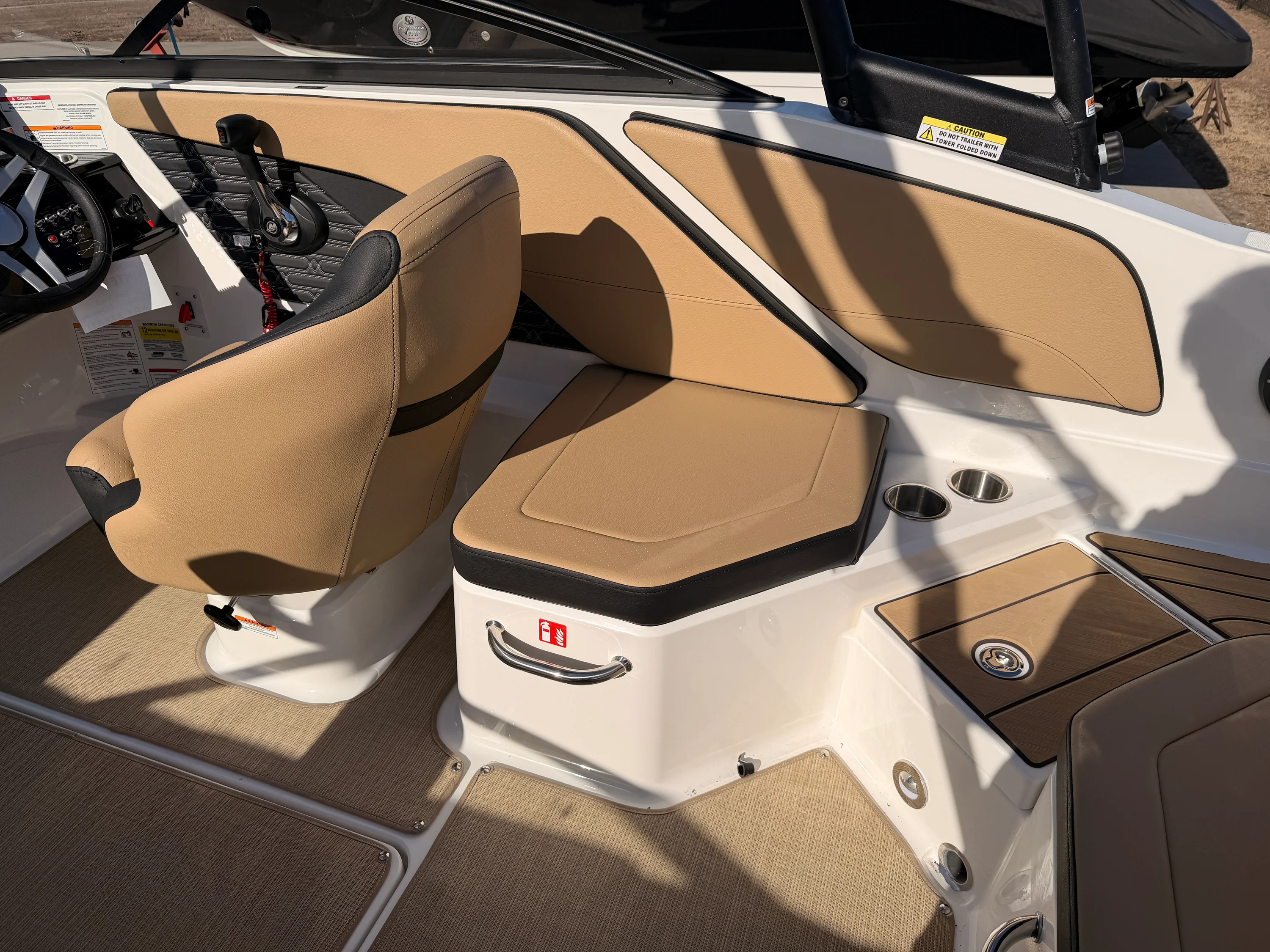 2026 Sea Ray SPX 210 Image Thumbnail #10