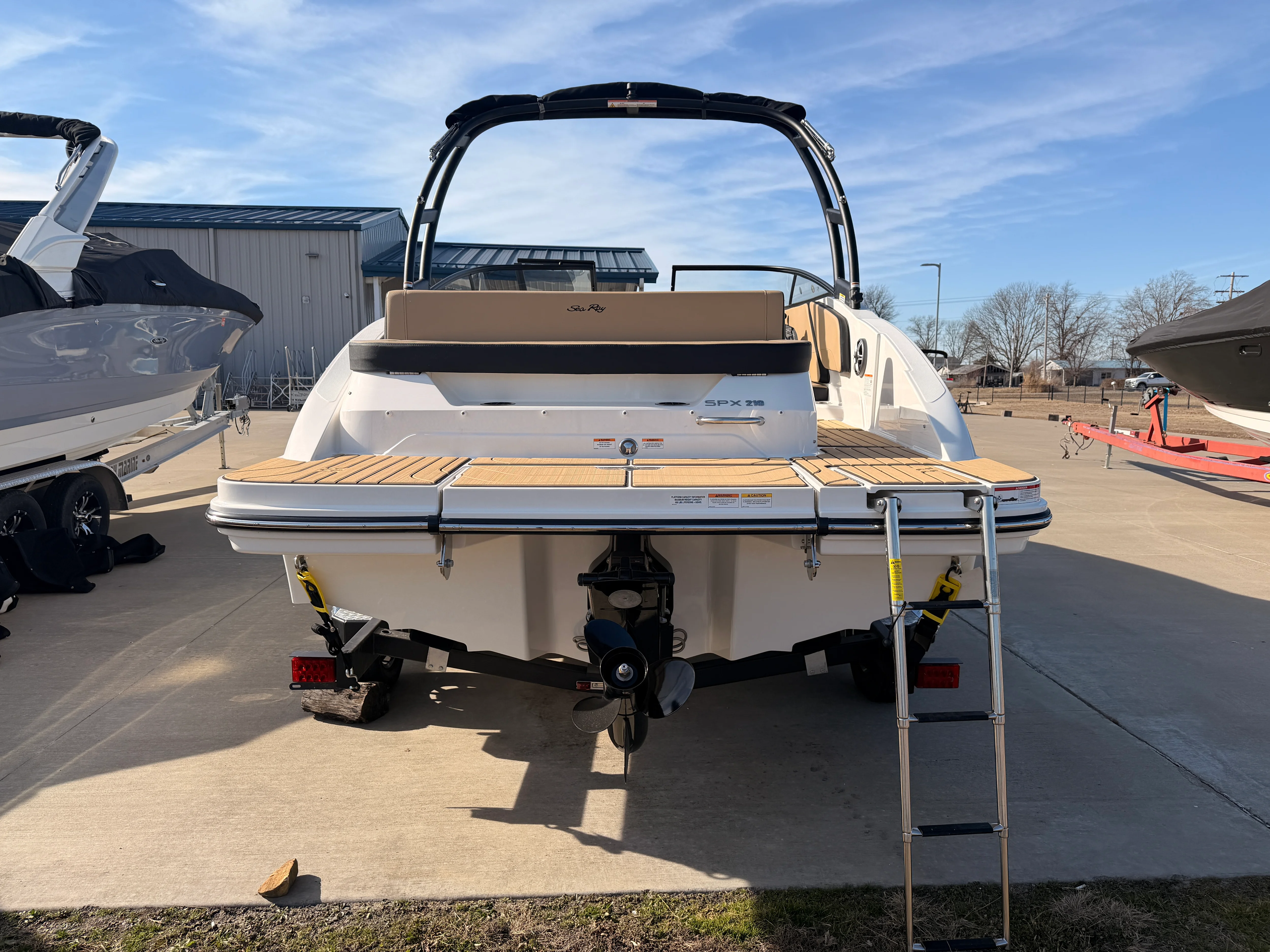 2026 Sea Ray SPX 210 Image Thumbnail #3