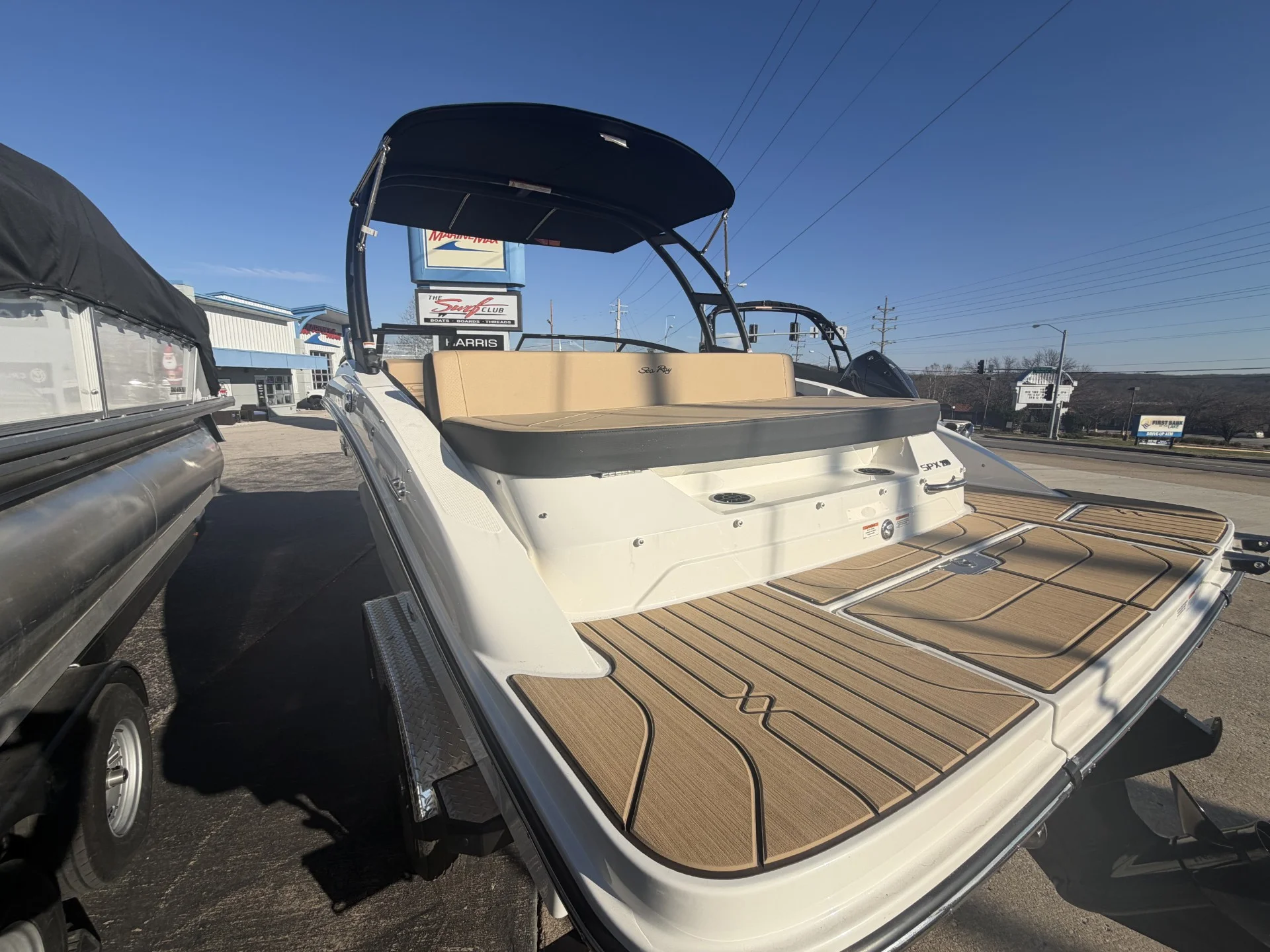 2026 Sea Ray SPX 210 Image Thumbnail #2