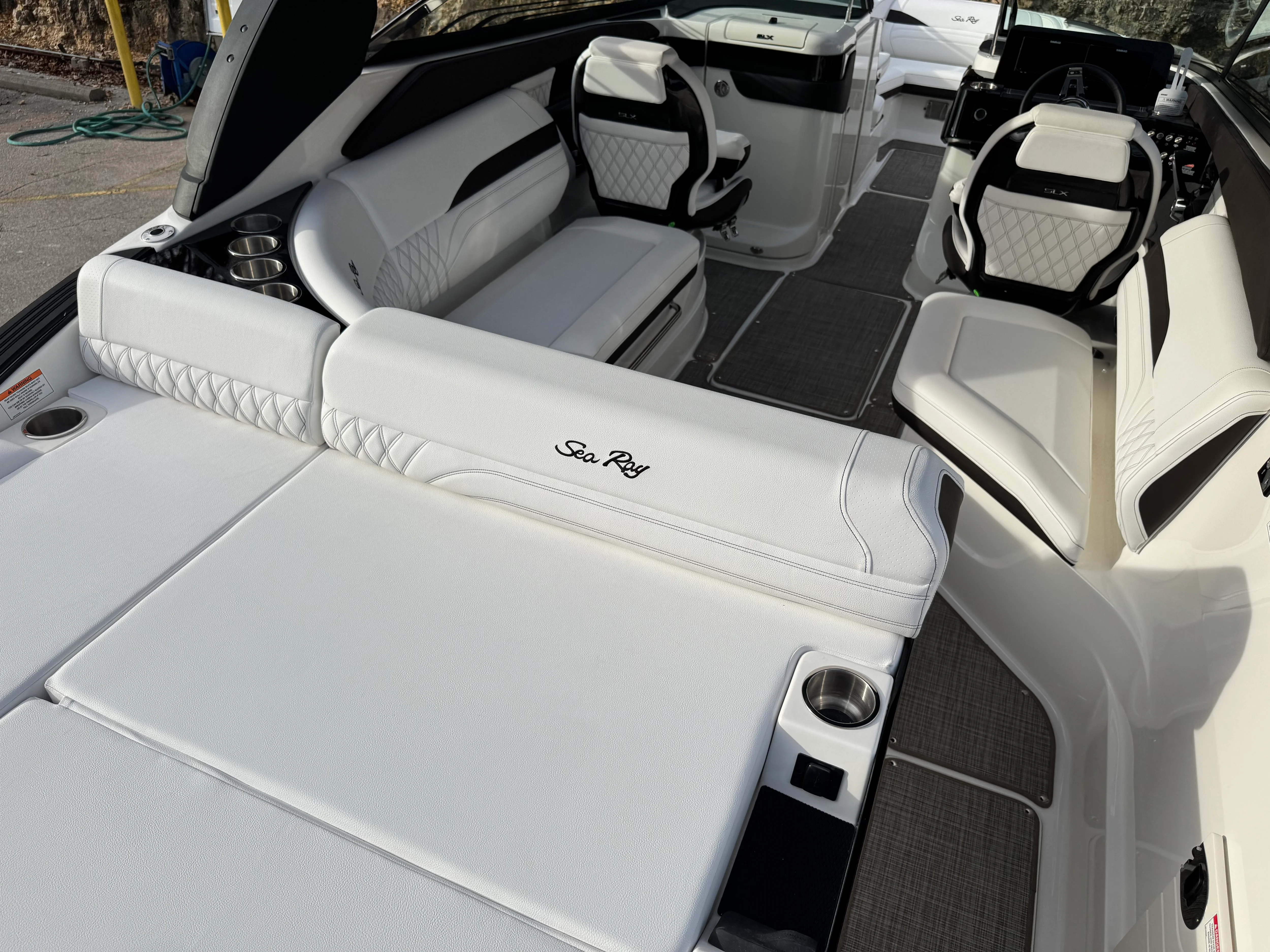 2026 Sea Ray SLX 260 Image Thumbnail #18