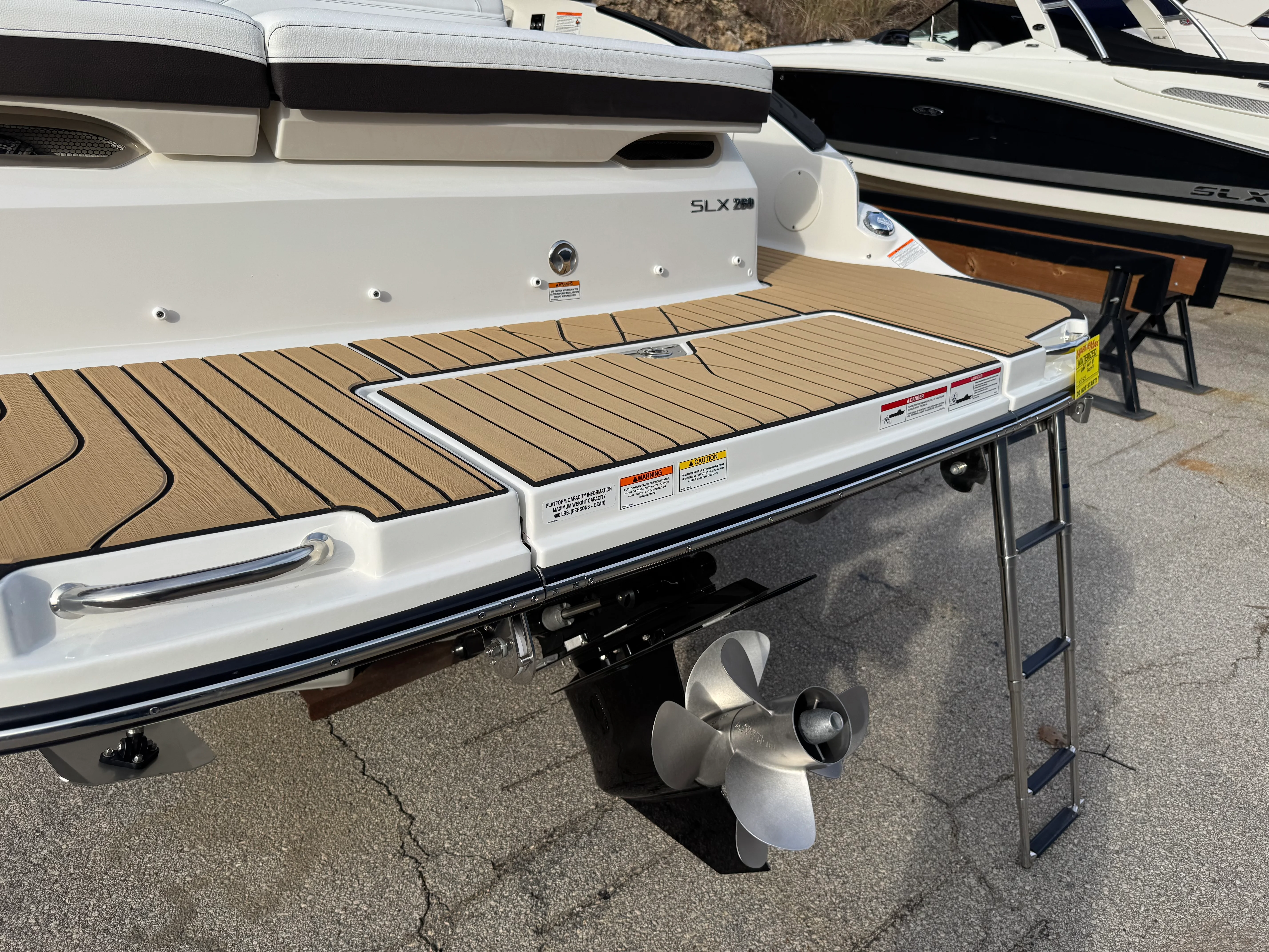 2026 Sea Ray SLX 260 Image Thumbnail #8